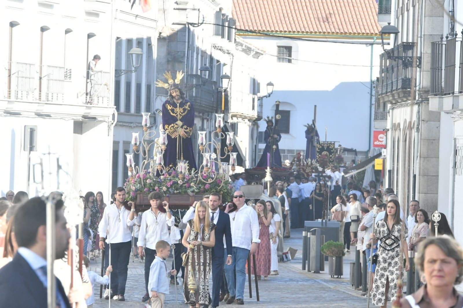 Procesión extraordinaria en Villanueva de Córdoba por la coronación de la Virgen de Luna