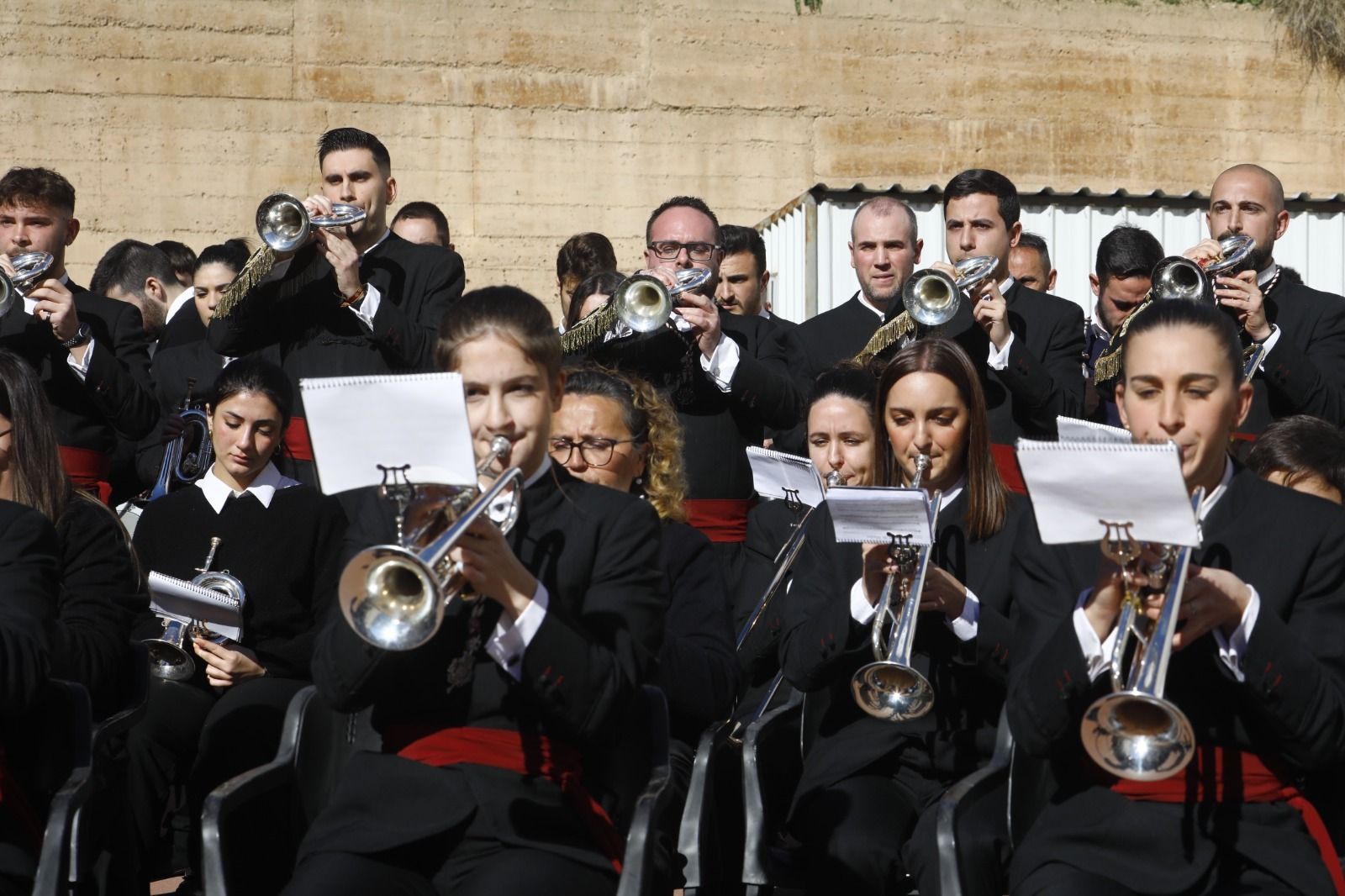 La banda de Coronación de Espinas, durante una actuación.