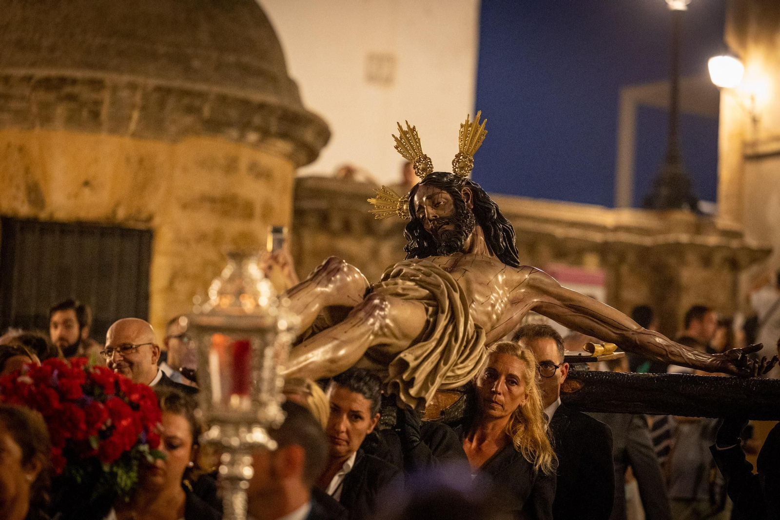 Imágenes del traslado del Cristo de las Aguas a la Catedral