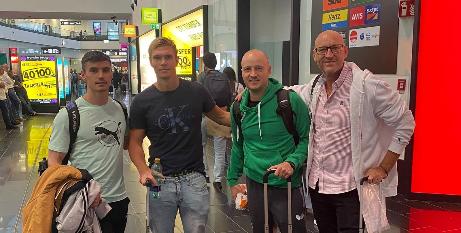 La expedición del Cajasur Priego,  a su llegada a Austria.