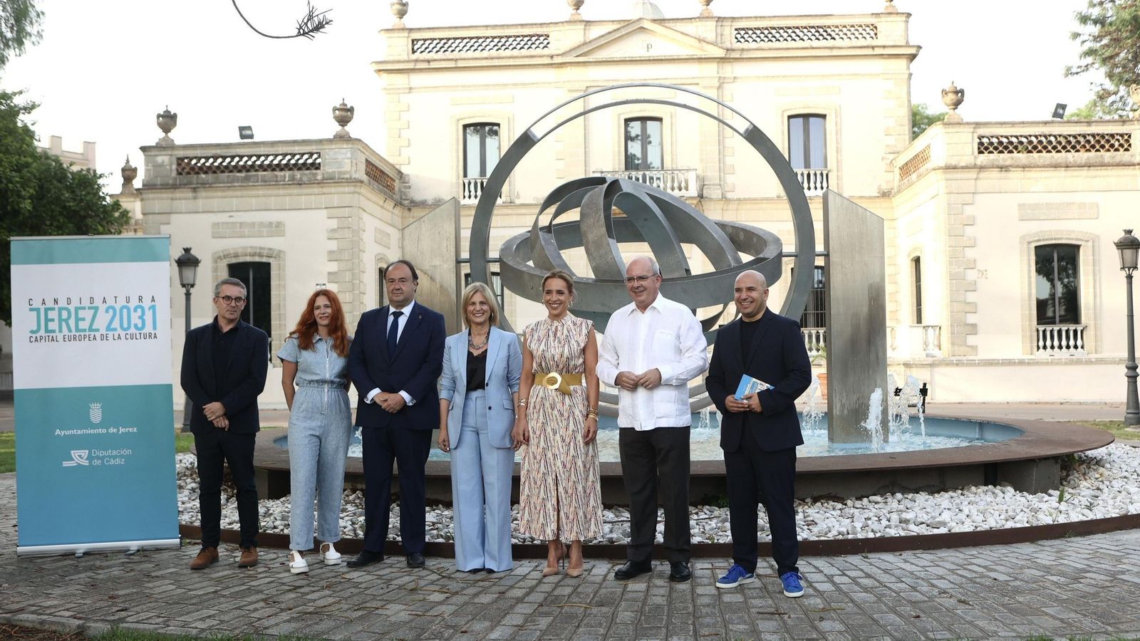 María José García-Pelayo, Almudena Martínez, Javier Sánchez Rojas y Casimiro Mantell, miembros del Consejo Rector del proyecto, junto a los expertos que participaron en el acto. María José García-Pelayo, Almudena Martínez, Javier Sánchez Rojas y Casimiro Mantell, miembros del Consejo Rector del proyecto, junto a los expertos que participaron en el acto.