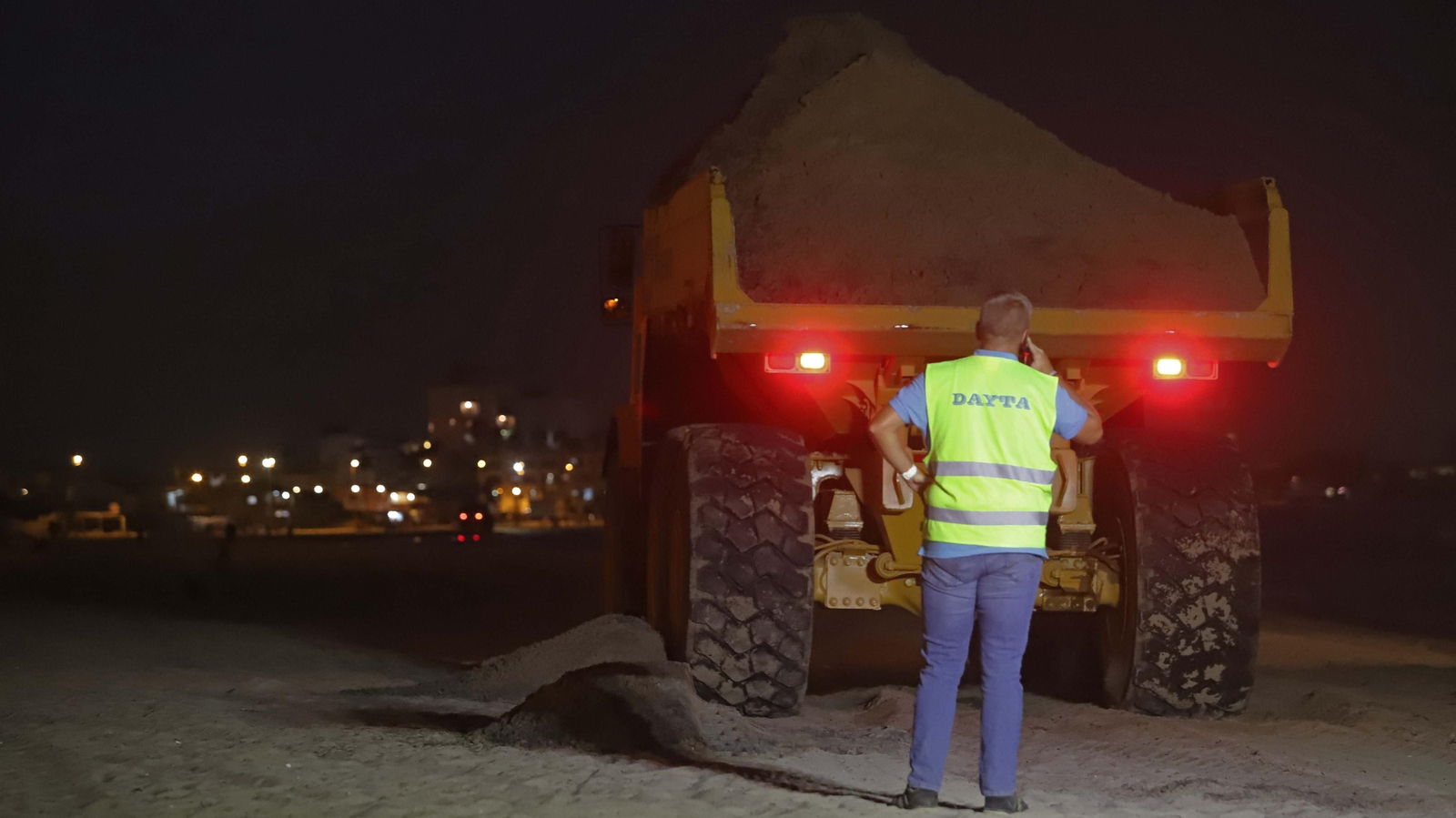 Fotos del trasvase de arena en El Rinconcillo