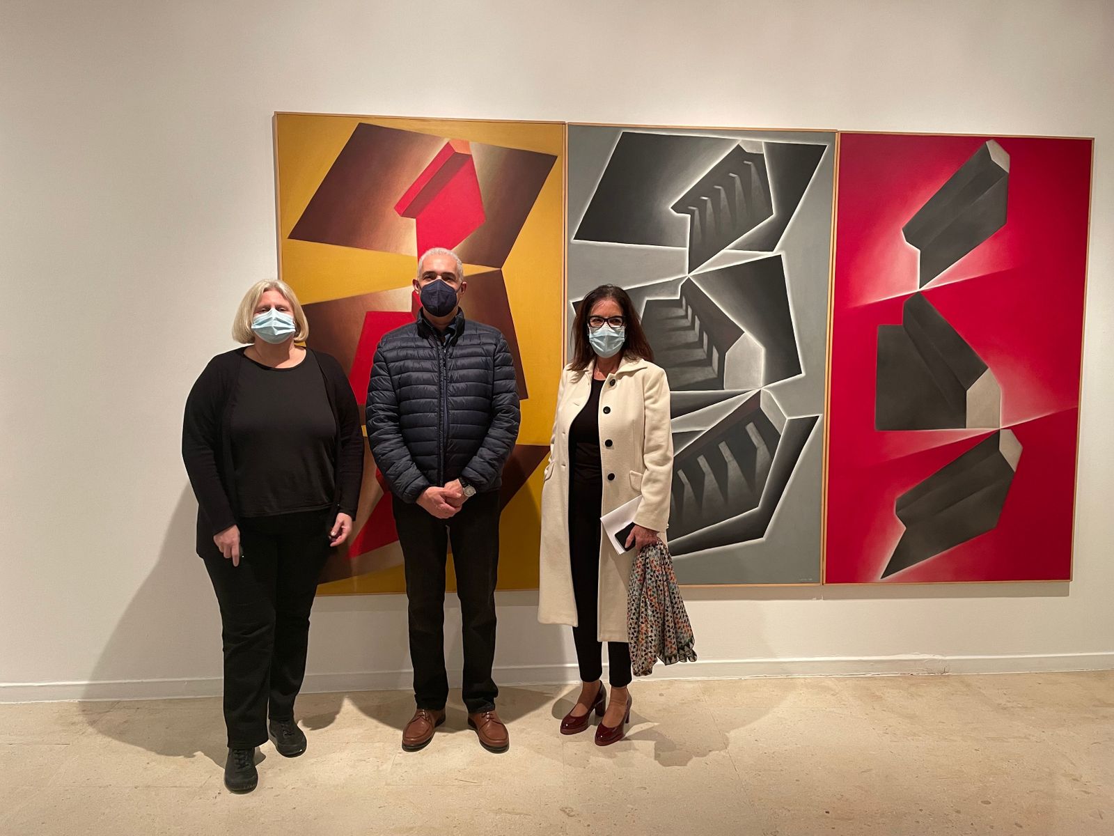 El artista, en el centro, en la presentación de la exposición en el CAC Málaga, este viernes.