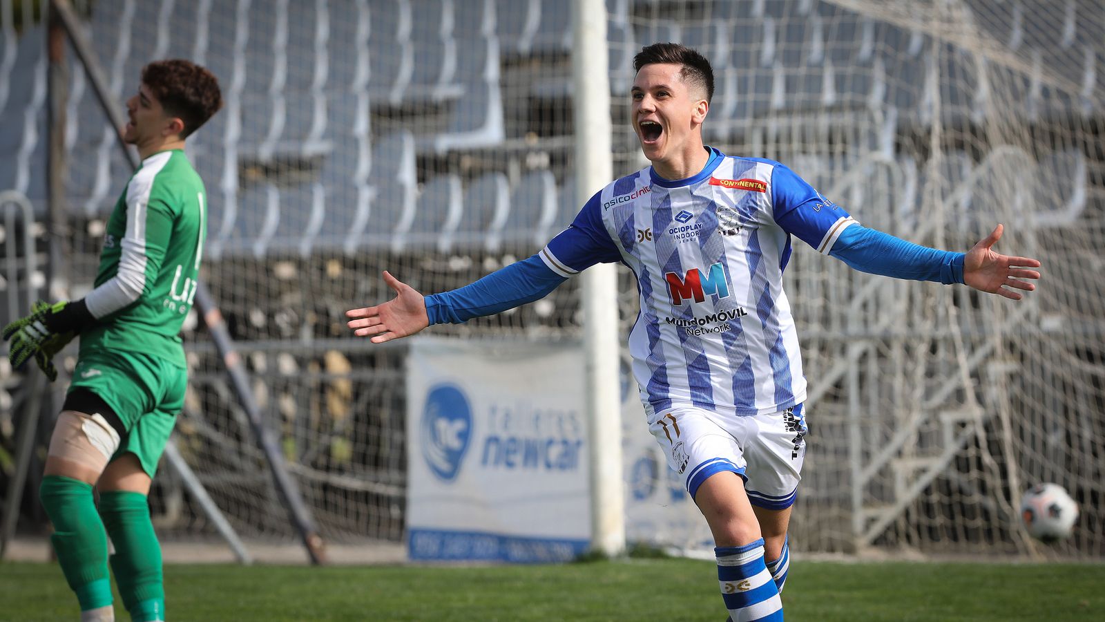 Antonio Jesús celebra su segundo gol, cuarto del equipo.