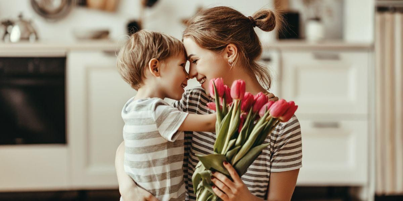 Qué flores regalar por el Día de la Madre según su significado