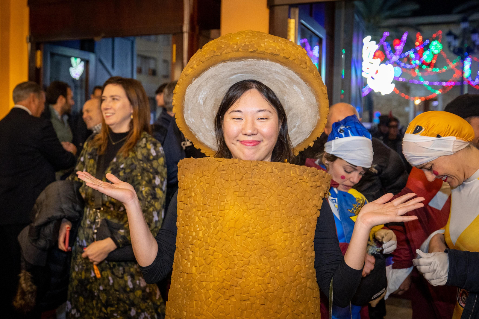 Búscate entre las mejores imágenes de la final del COAC 2024 del Carnaval de Cádiz
