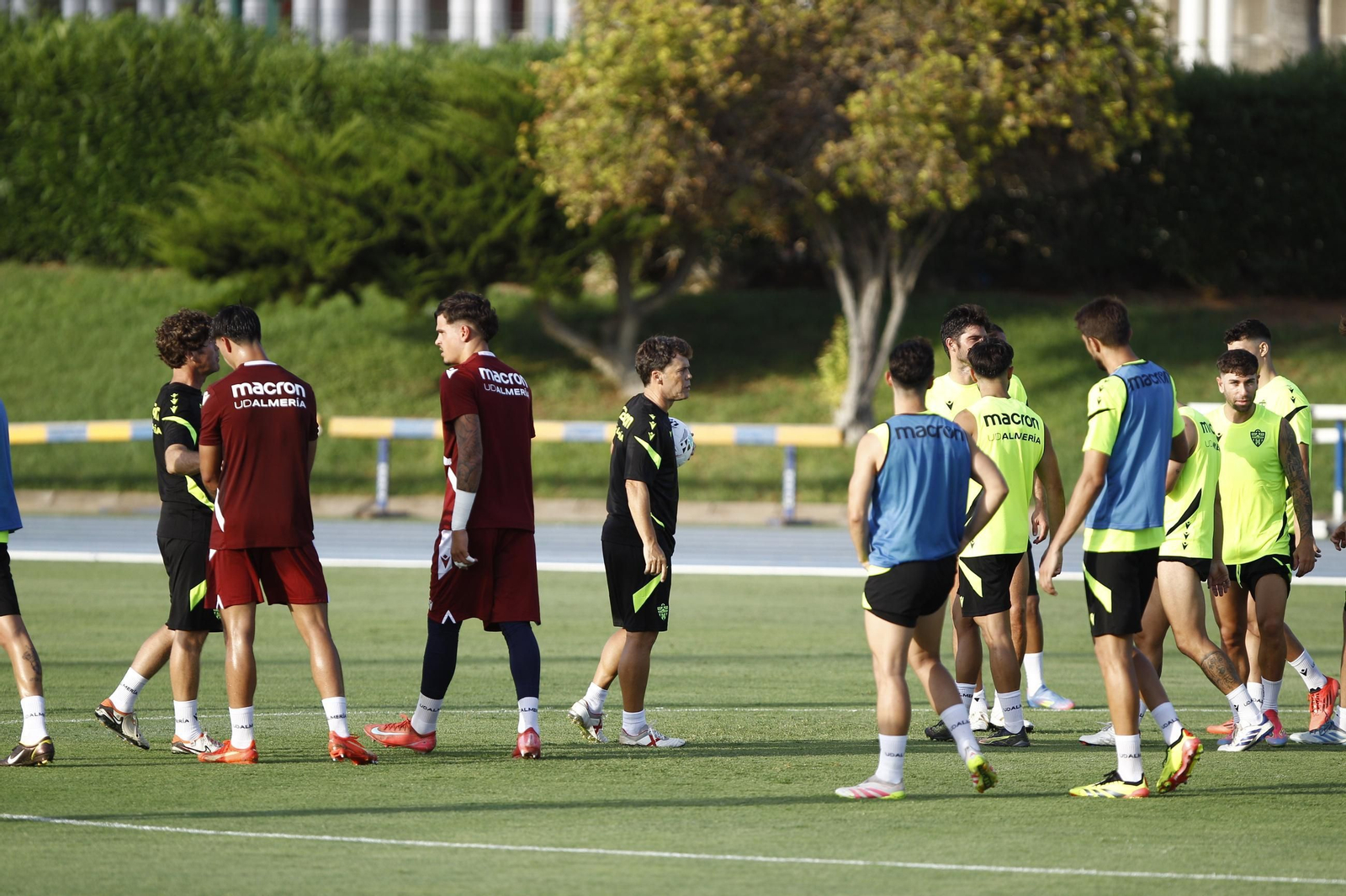 Primer entrenamiento de la Temporada 2025-2026 de la U.D. Almería, en imágenes
