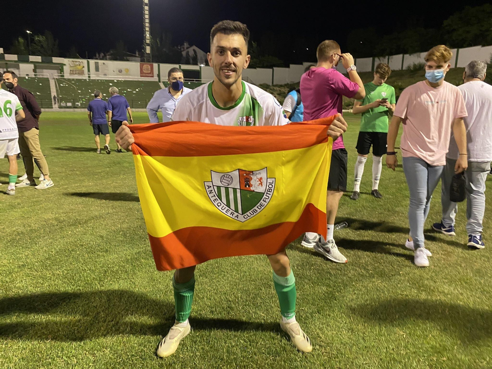 Las fotos del ascenso a Segunda RFEF del Antequera