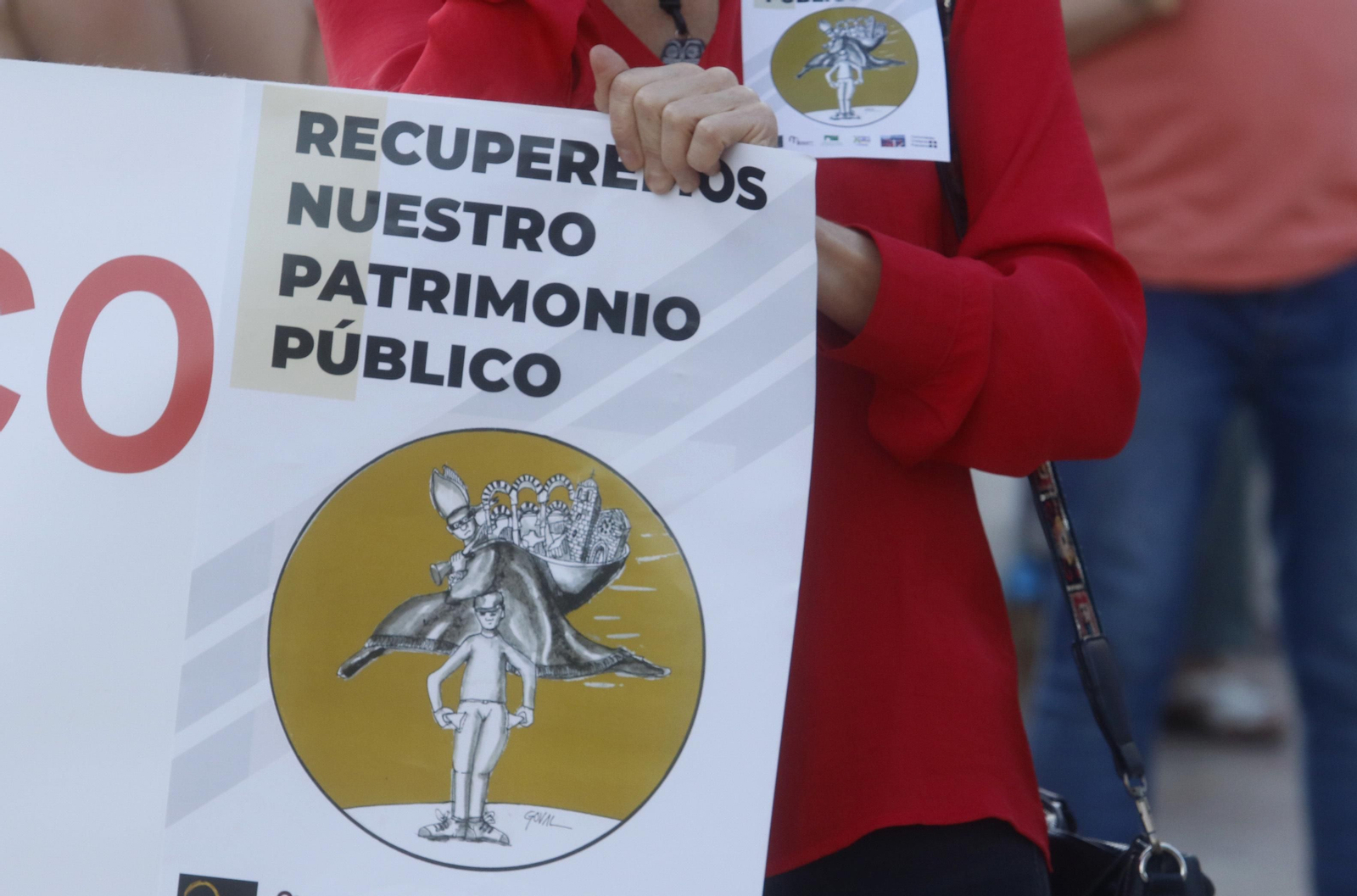 La protesta contra las inmatriculaciones de la Iglesia en Córdoba, en fotografías