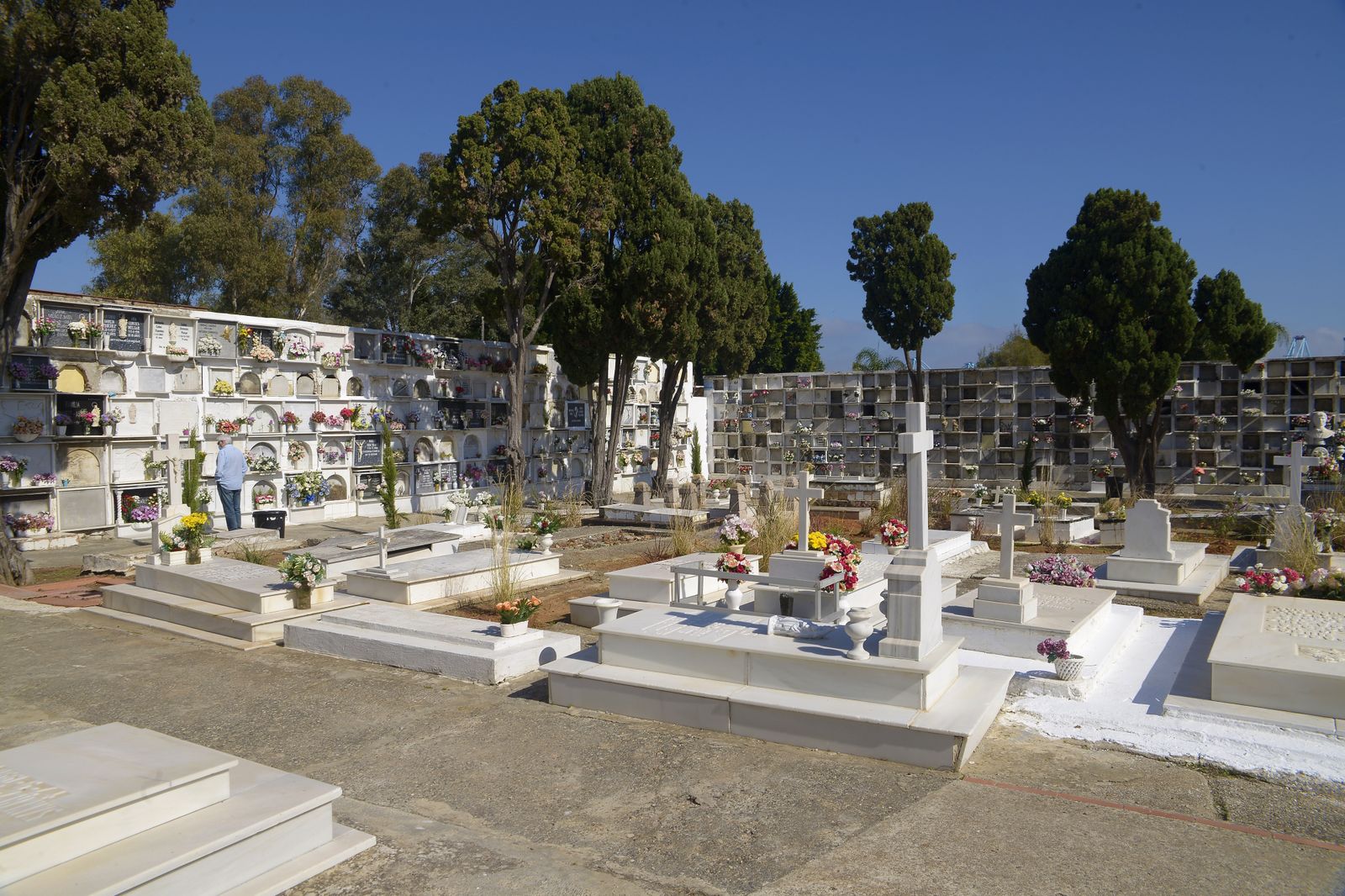 Fotos de los cementerios de Algeciras en el día de los difuntos