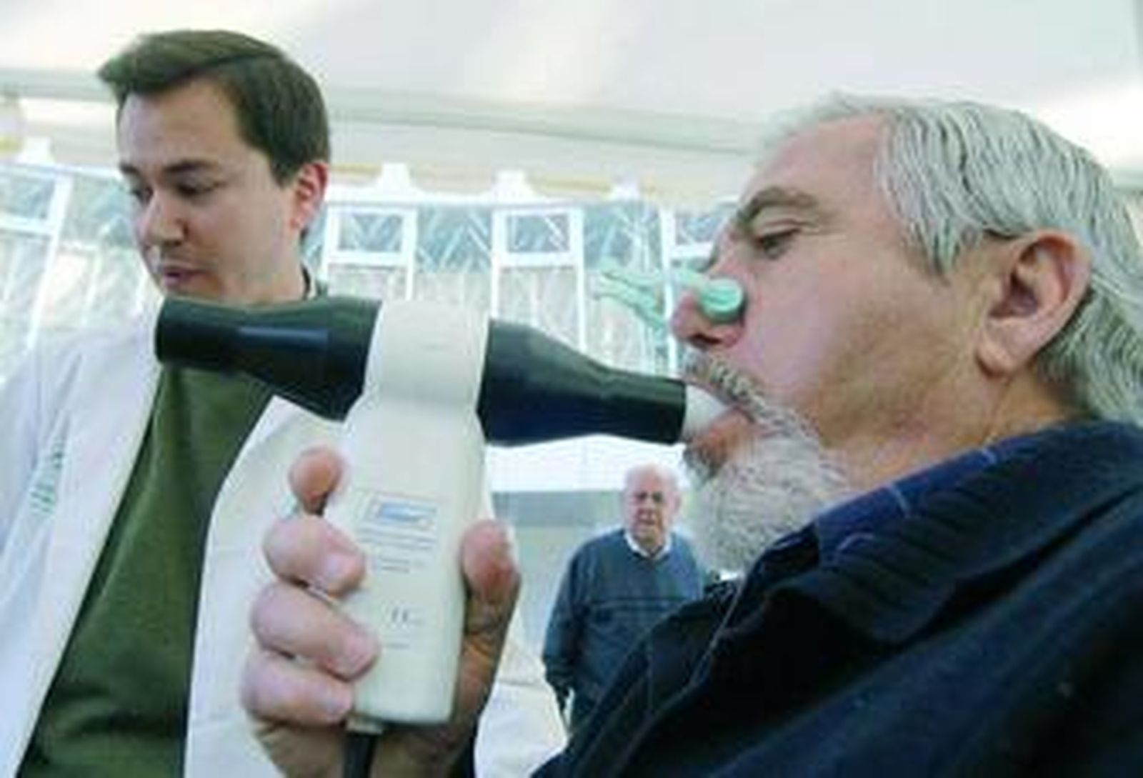 La espirometría es una prueba sencilla, pero requiere tiempo  y atención para realizarse adecuadamente.