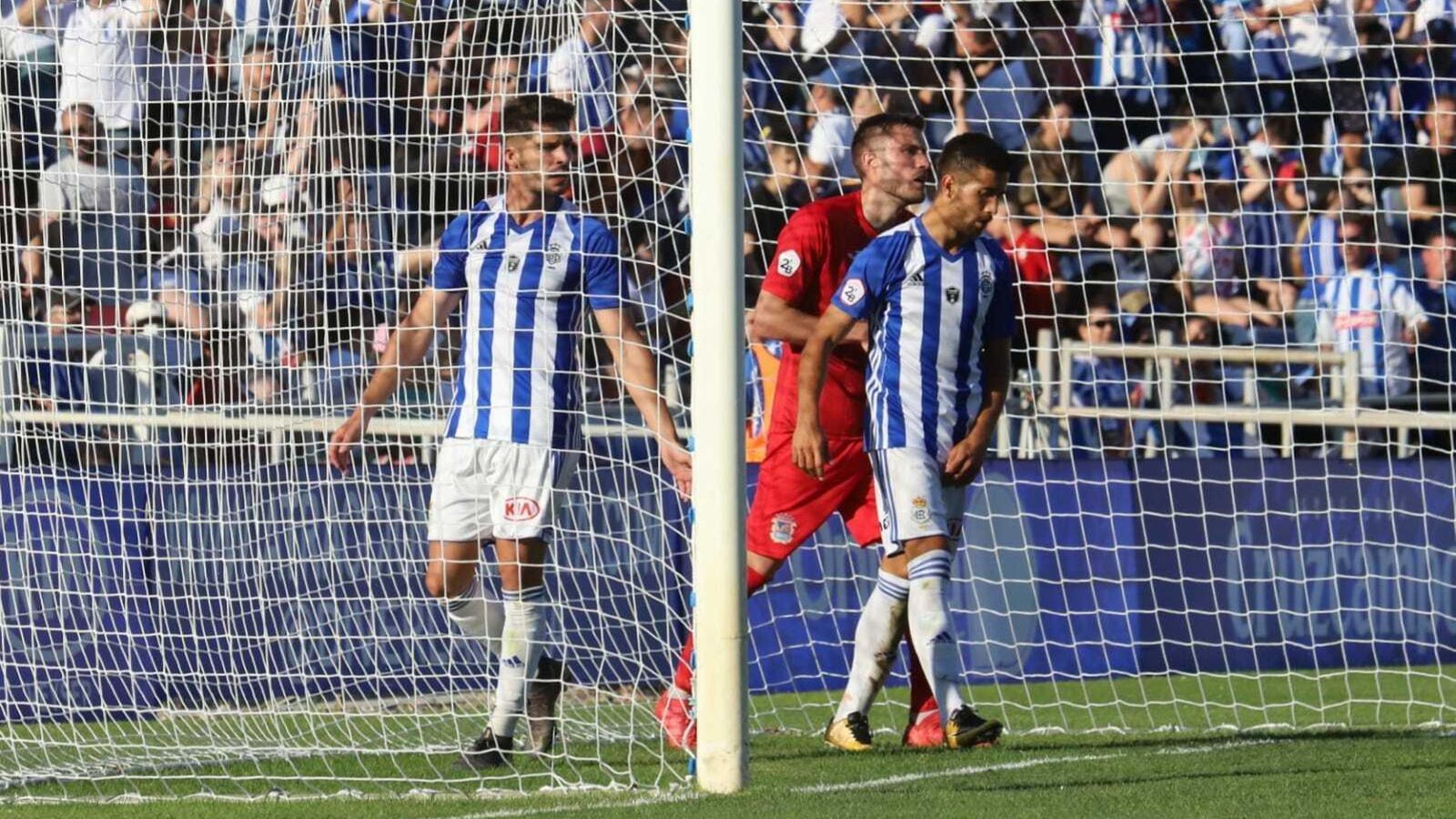 Caye Quintana y Borja Díaz, cabizbajos tras una ocasión fallada.