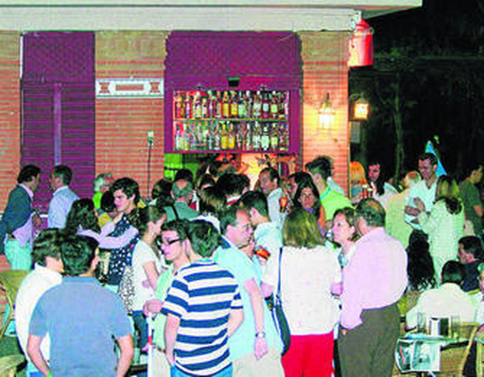 El quiosco se encuentra junto al pabellón de Portugal.