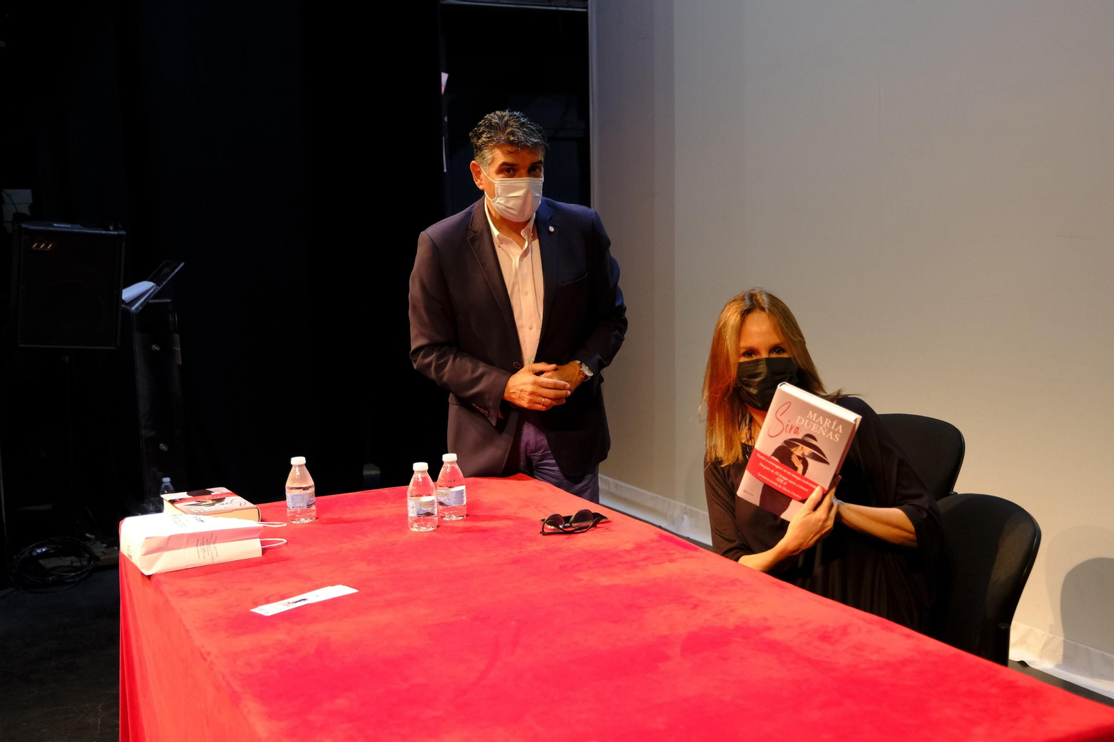 Fotogalería del Diario de los Libros, con María Dueñas. Almería