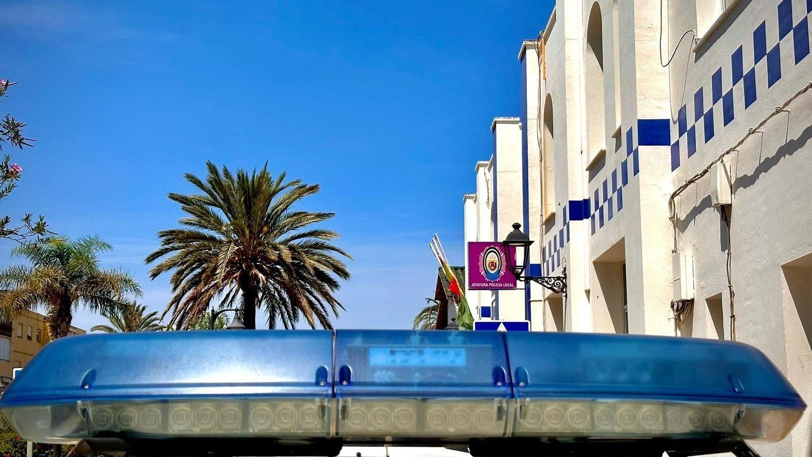 Un vehículo de la Policía Local de Los Barrios.