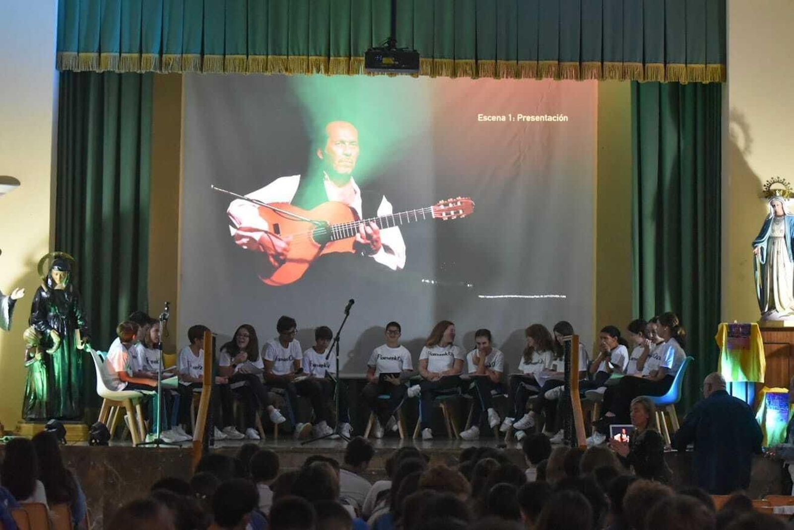 Los alumnos que han presentado a sus compañeros 'Flamencoz'.