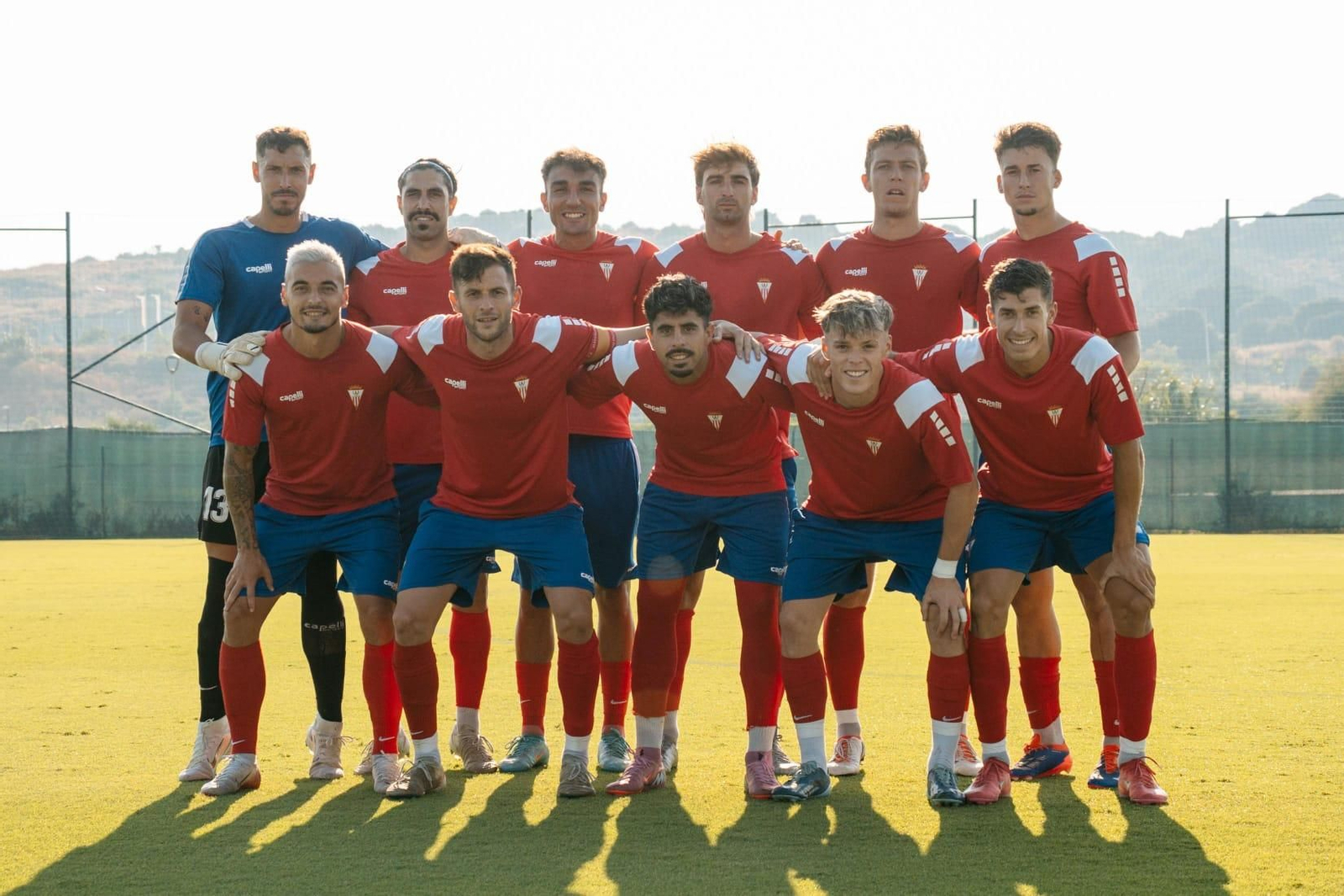 Once titular del Algeciras el pasado miércoles en Estepona: Samu Casado, Victor Ruiz, Óscar, Manim, Álvaro Astorga, Arauz; y abajo, Tomás, Turrillo, Joseca, Riley y  Rastrojo
