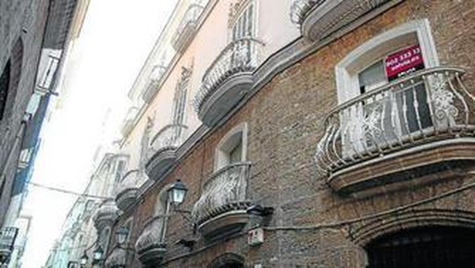 Fachada del inmueble de Sagasta y Tinte que ha vuelto a salir a la venta.