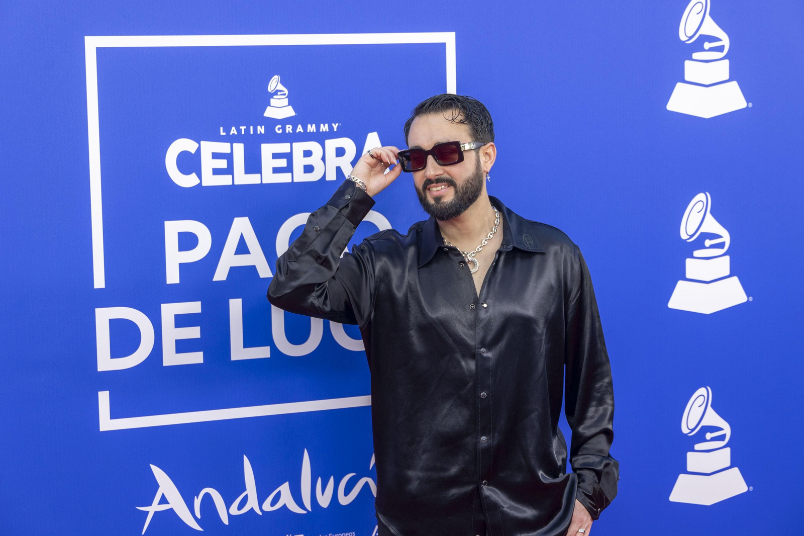 Las imágenes de la alfombra roja en el Falla con el homenaje de los Latin Grammy a Paco de Lucía