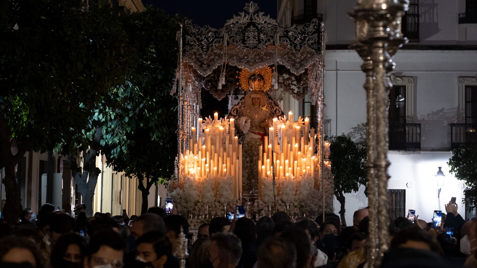 La Candelaria por la Plaza del Triunfo, en imágenes