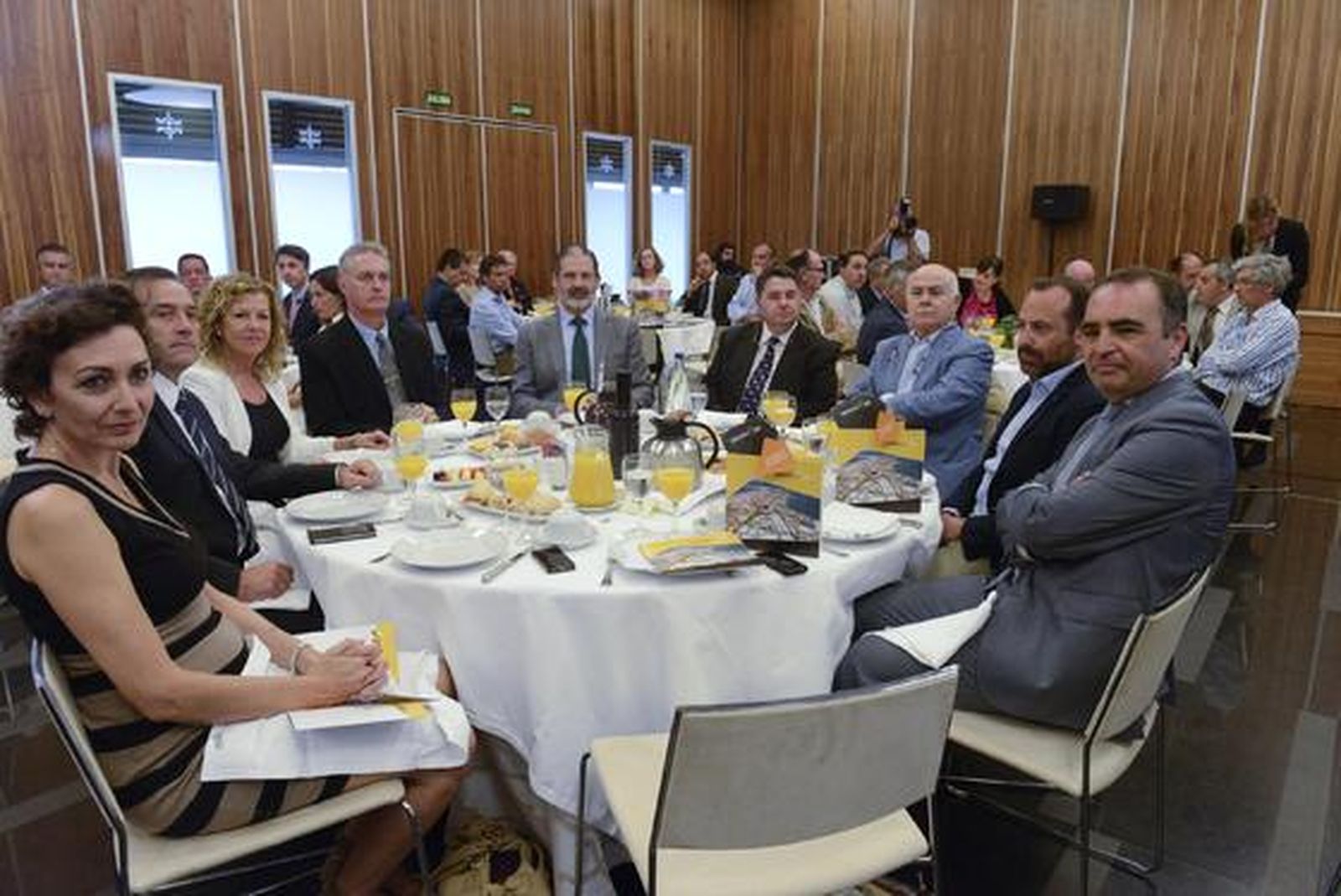 Carmen Romero, el coronel Alfonso Rodríguez Castillo, Ana Alonso, Joaquín Tomás González, Vicente Ortells, Juan Carlos Gómez, Antonio Grimaldi y Javier Gutiérrez.

Foto: Joaquin Hernandez Kiki