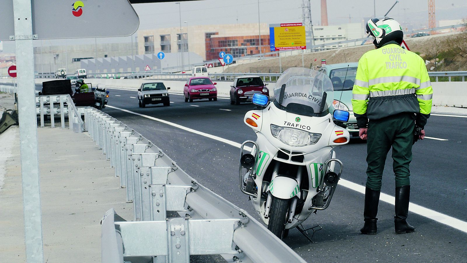 Un guardia civil de Tráfico, en una imagen de archivo