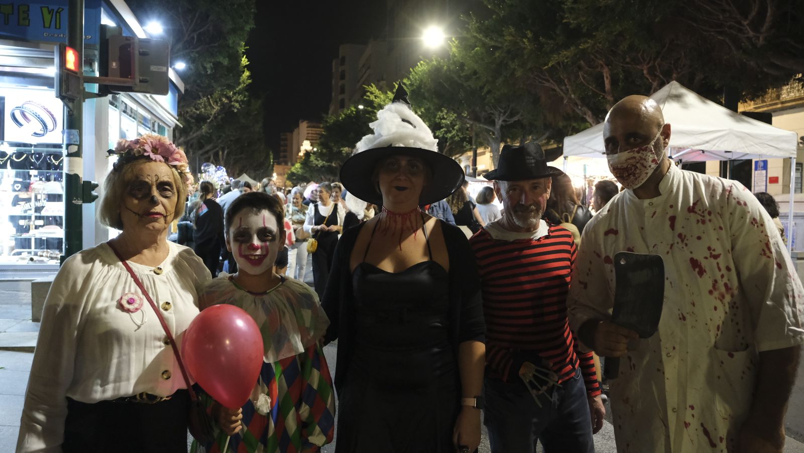 Las imágenes de la Noche en Negro en Almería, Halloween.