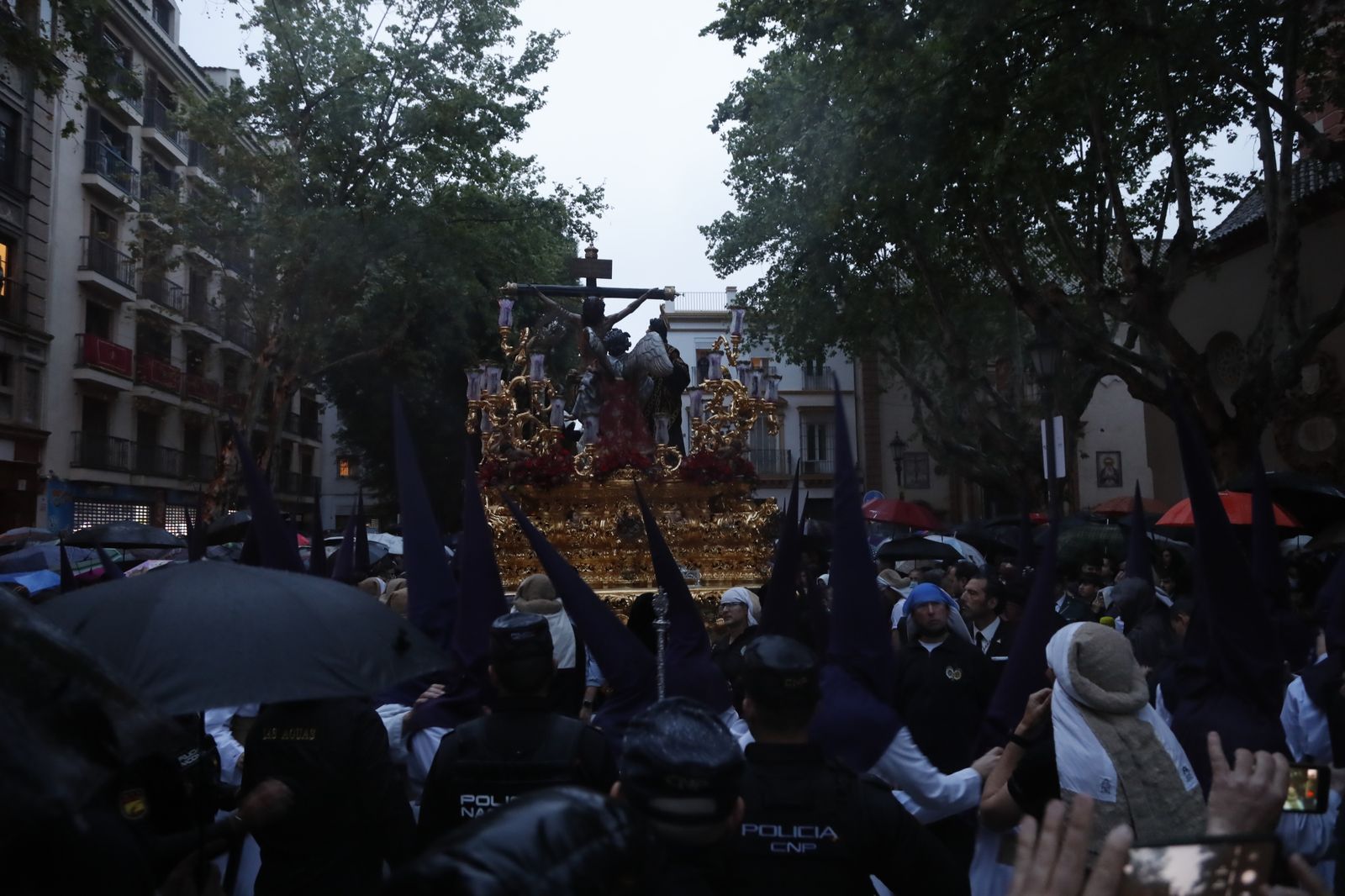 Fotos de Las Aguas el Lunes Santo en la Semana Santa de Sevilla