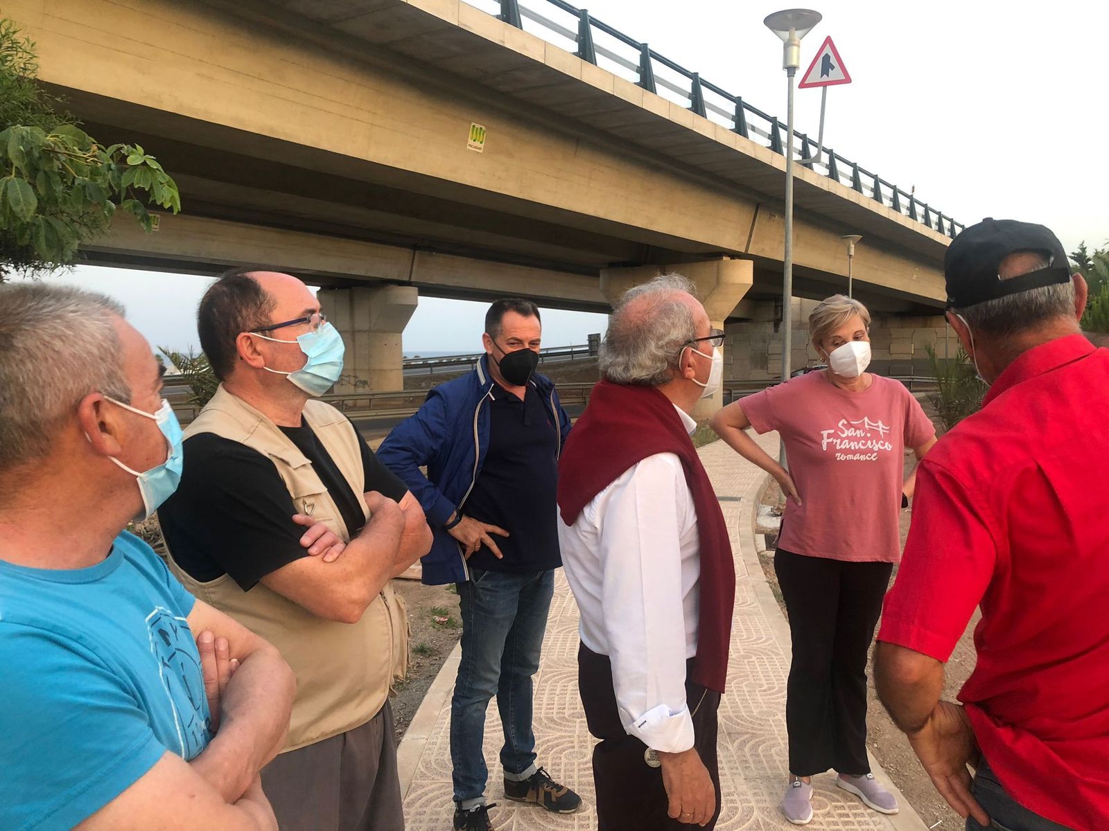 Vícar dota de alumbrado la senda peatonal entre Barrio Archilla y El Parador