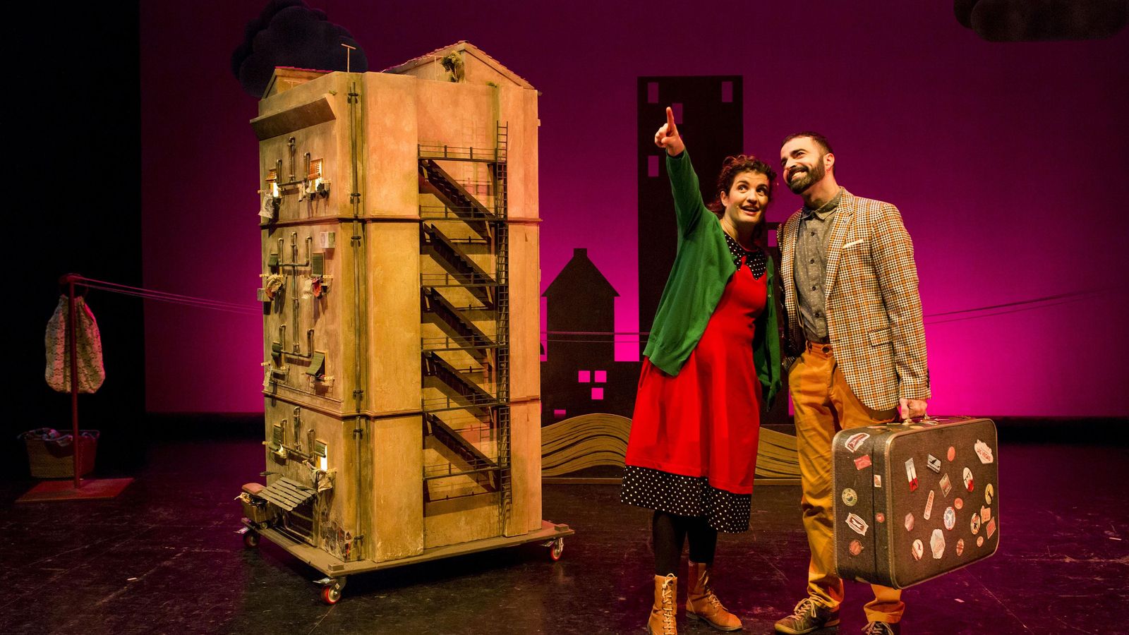 'Debajo del Tejado'.