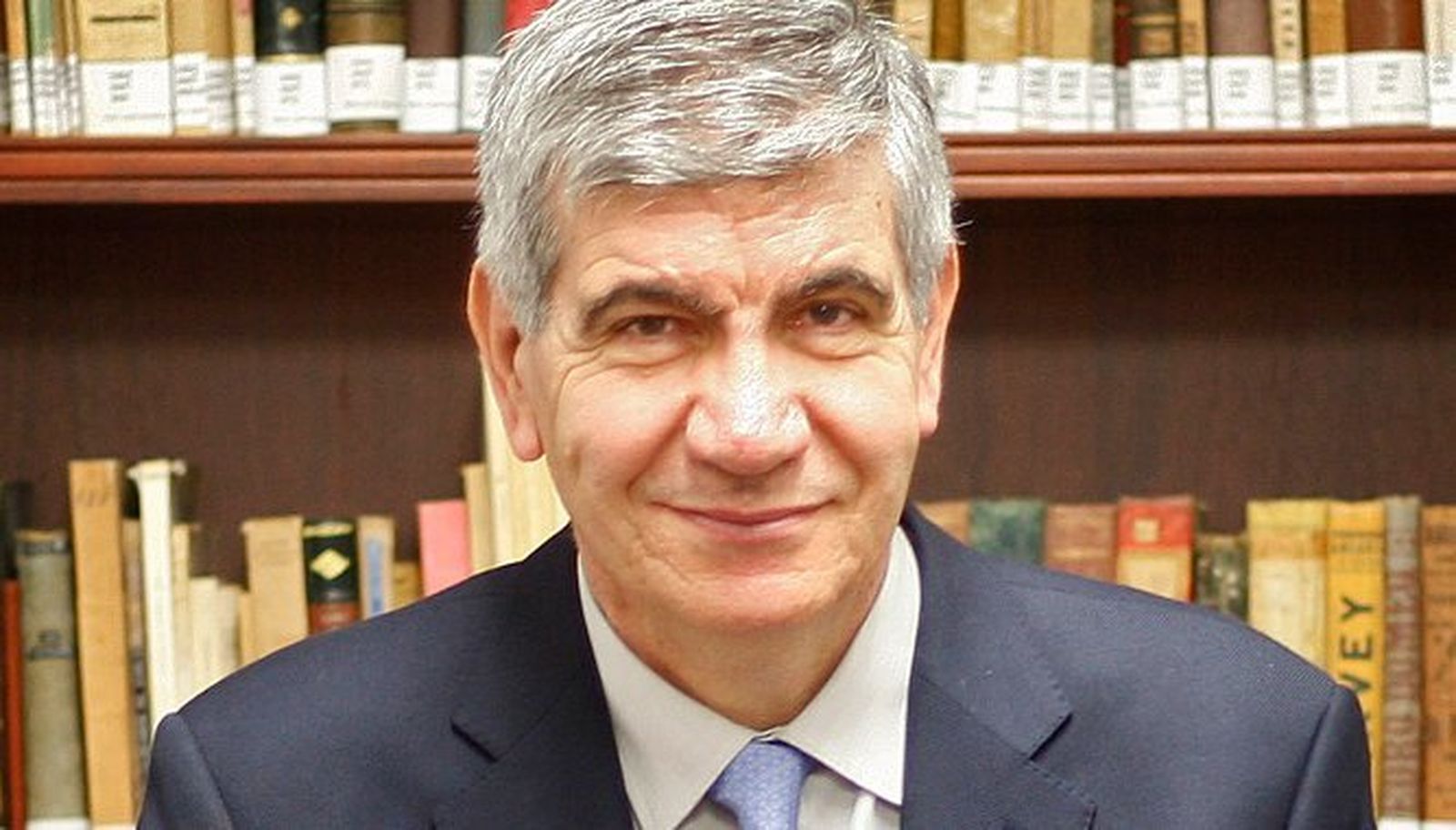 Manuel Bustos.