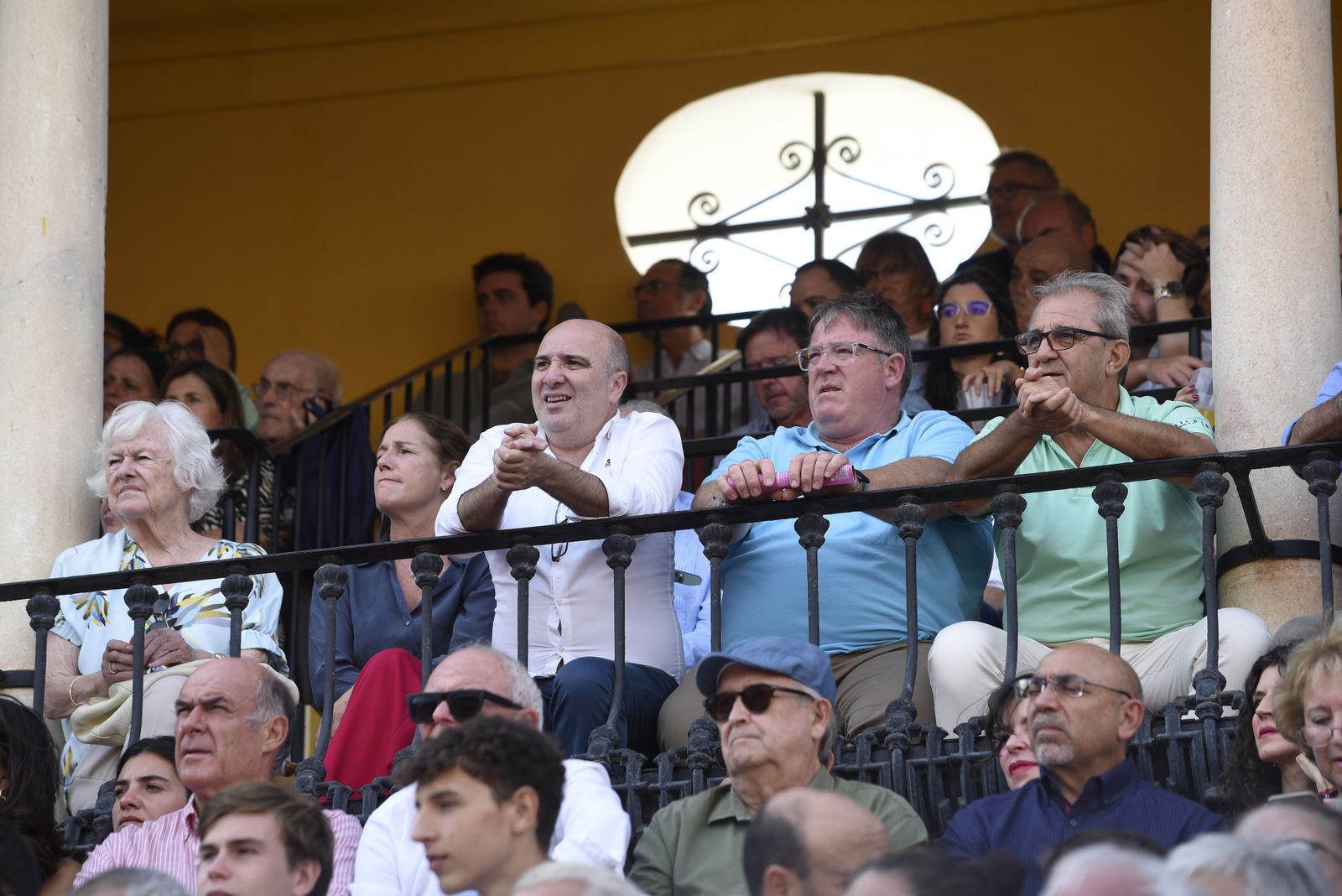 Búscate en la tercera corrida de toros de la Feria de San Miguel de Sevilla