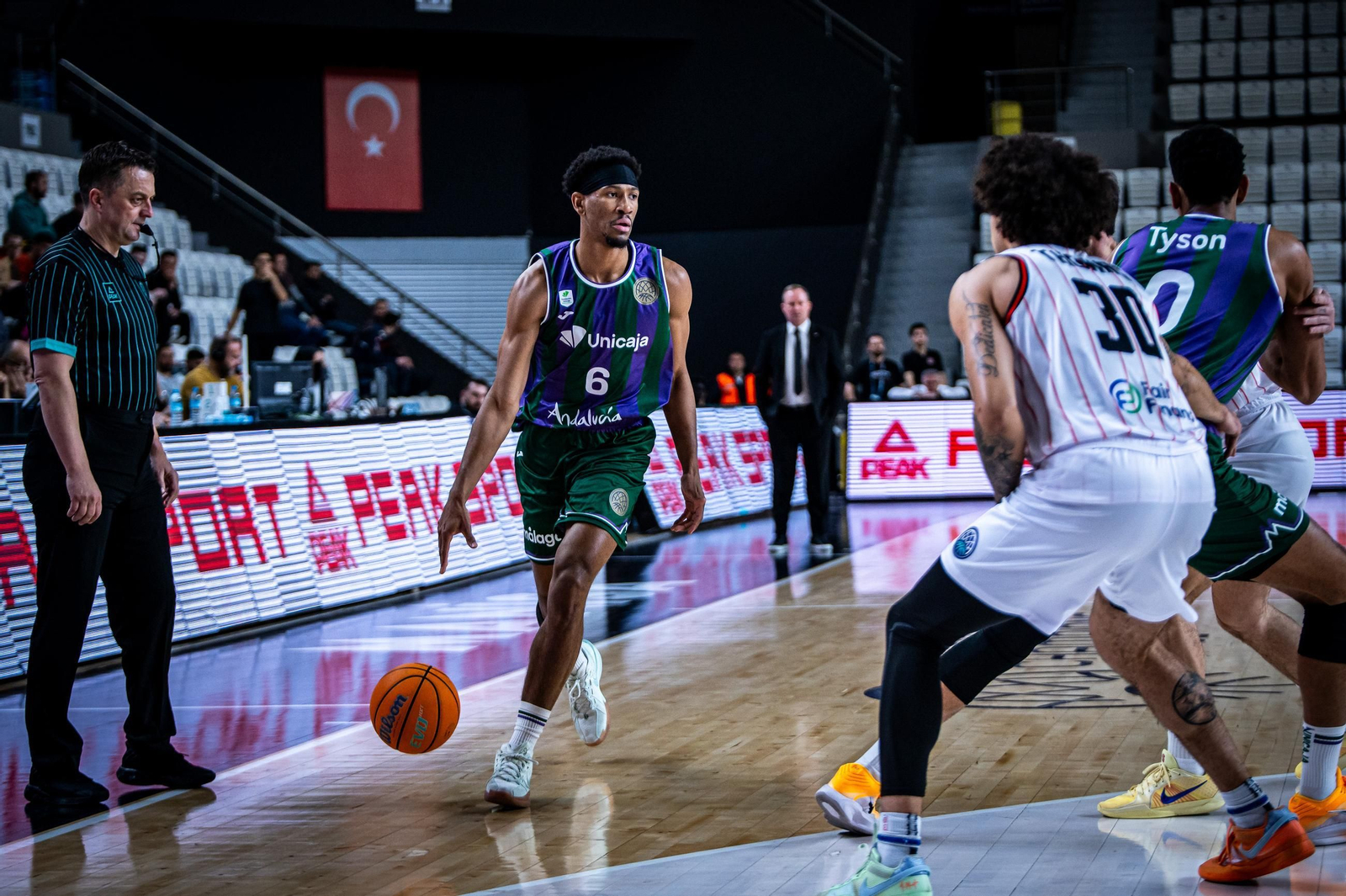 El Manisa Basket-Unicaja, en fotos