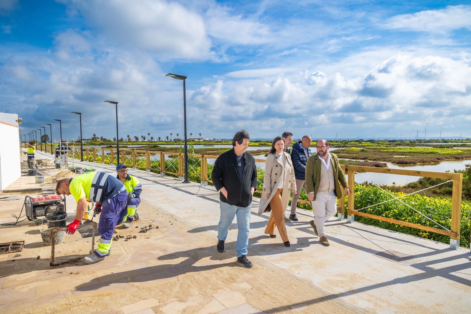 Cavada, visitando las obras del paseo en su recta final.