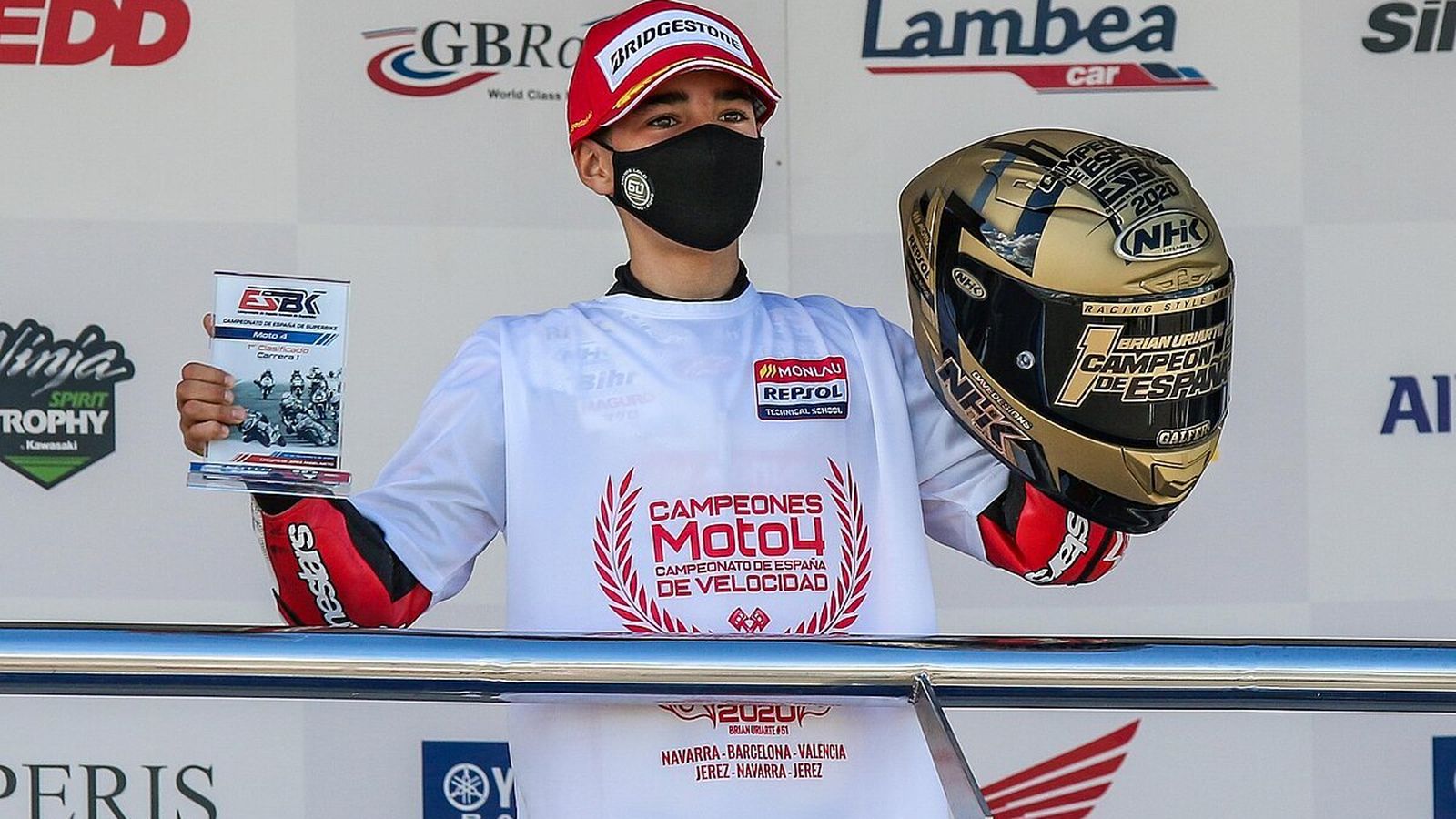 Brian Uriarte, campeón de la categoría de Moto4.