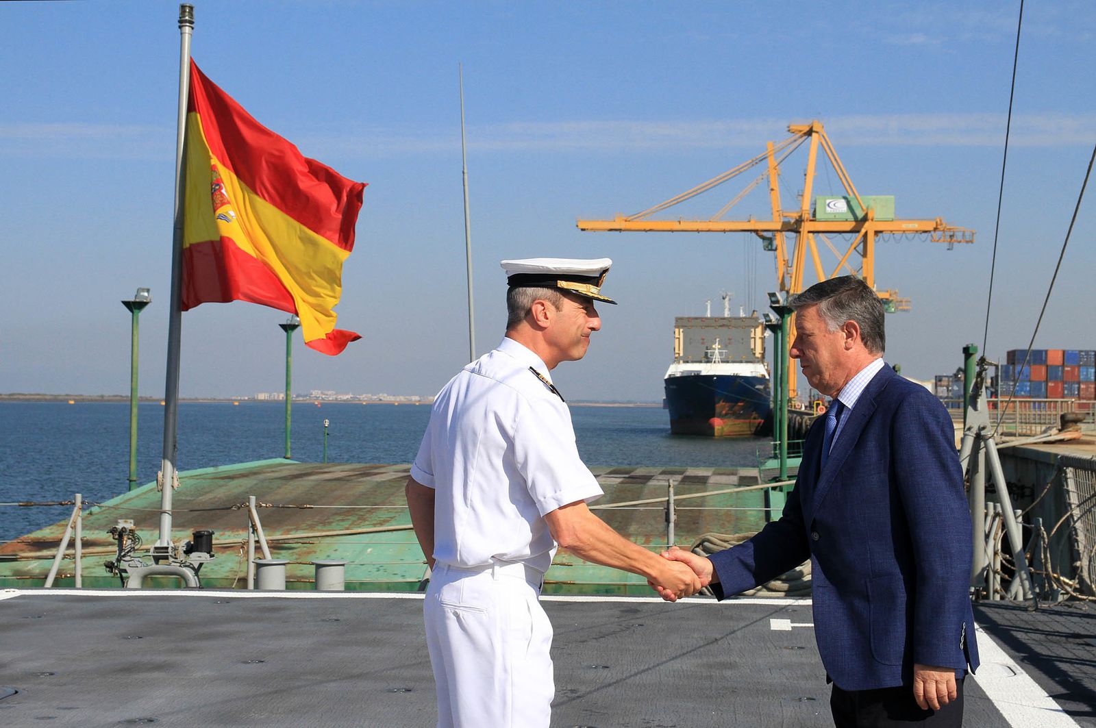 Imágenes de la Fragata Cristóbal Colón F-105