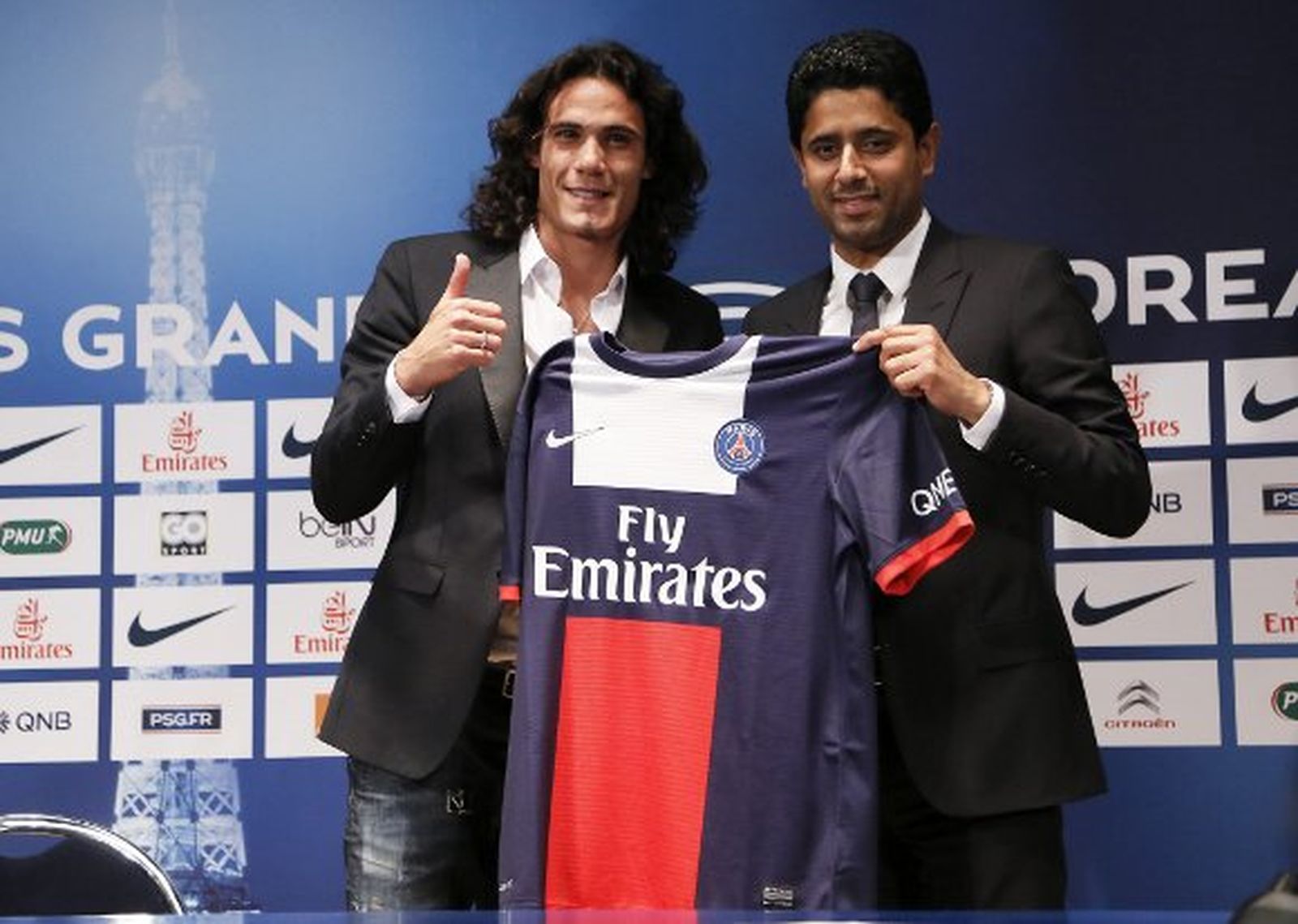 El París Saint Germain ficha a Cavani por 64 millones de euros