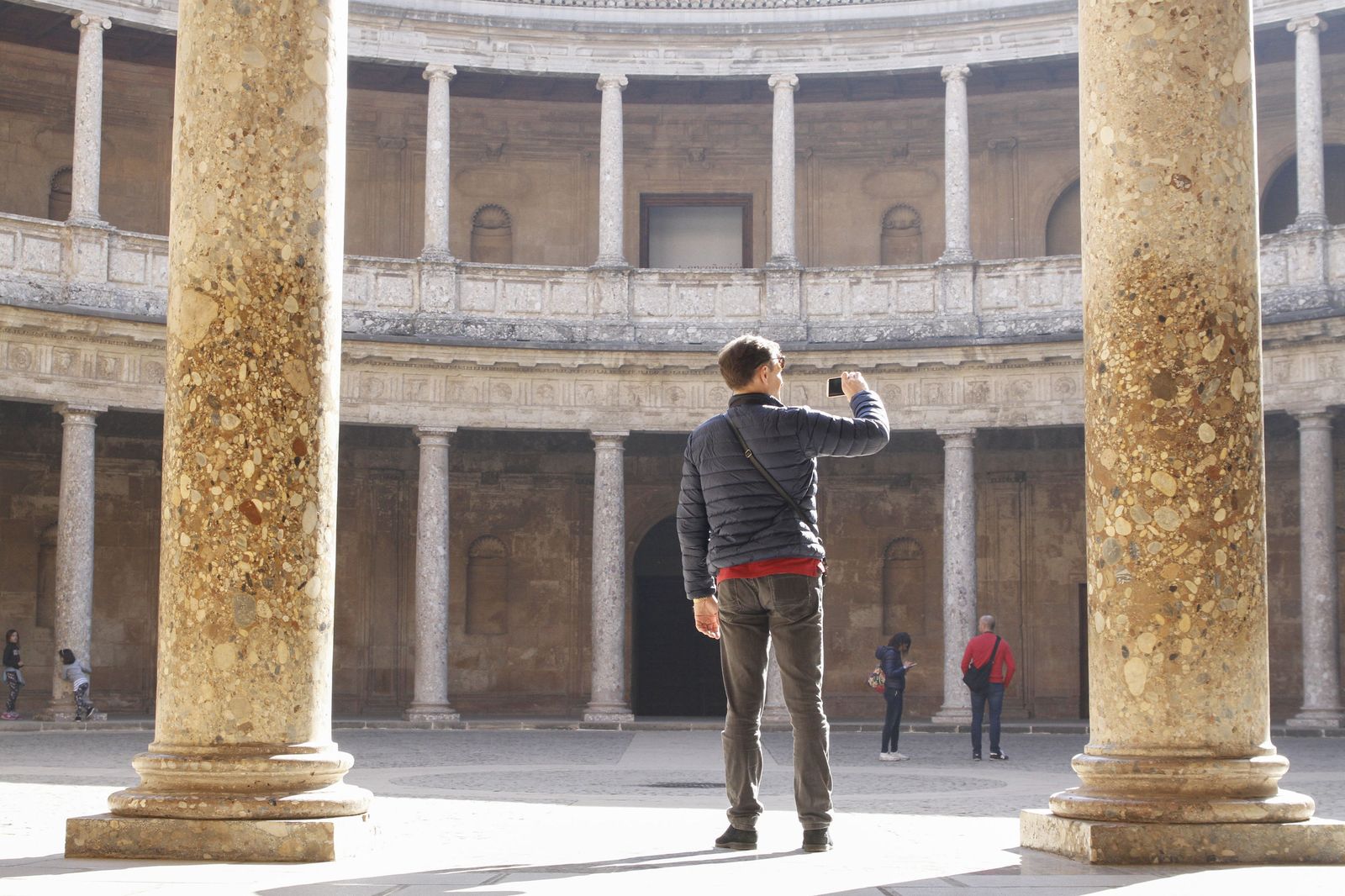 Turistas en el Carlos V.