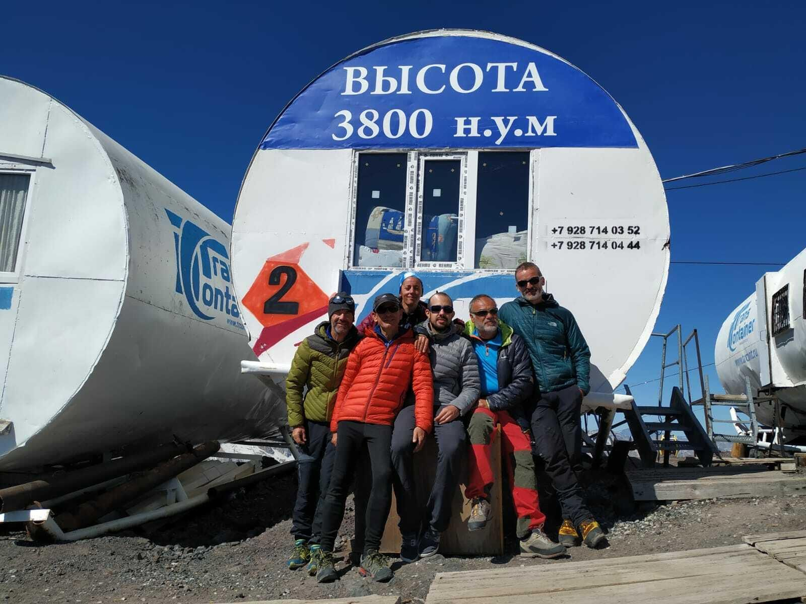 Expedición al monte Elbrus, el pico más alto de Europa