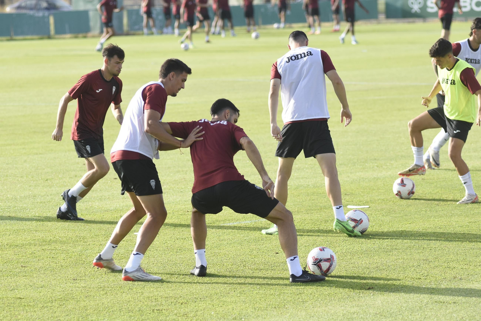 Las mejores fotos del partidillo entre el Córdoba CF y el Córdoba B en la Ciudad Deportiva