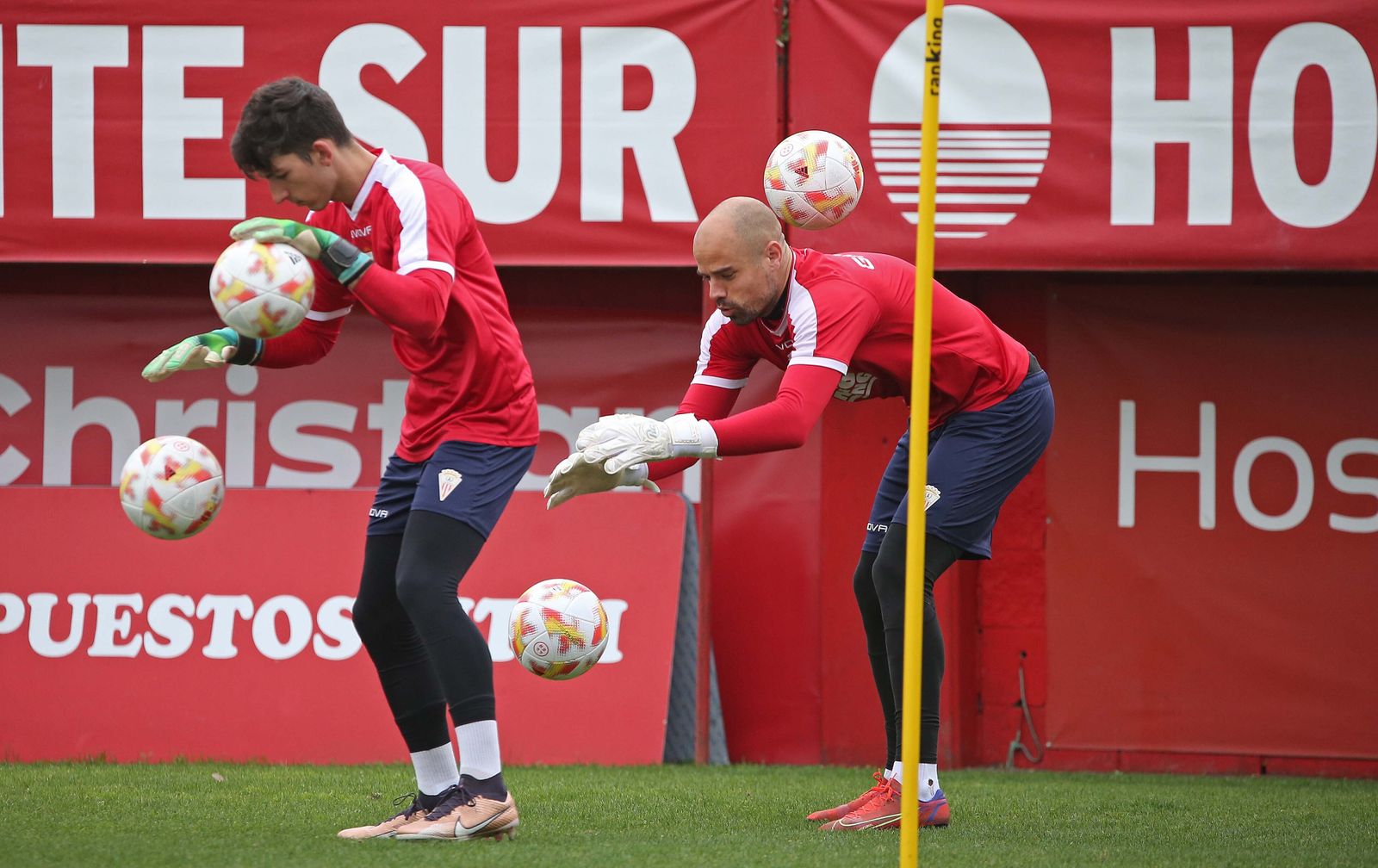 Fotos del entrenamiento del Algeciras CF con el portero Rubén Miño