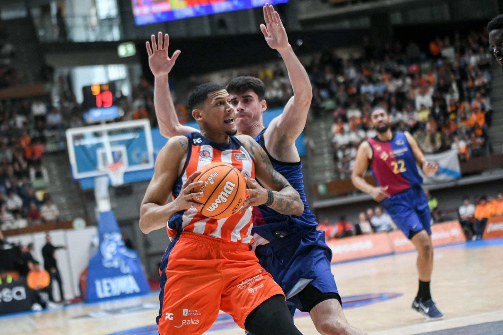 El Barcelona cae en La Coruña y deja al Unicaja prácticamente seguro como cuarto en la ACB