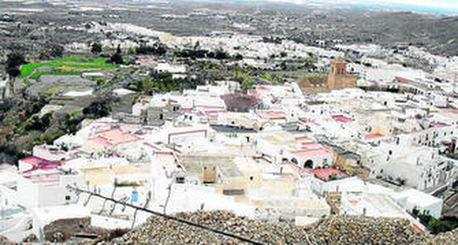 La Policía Local de Níjar fue informada del suceso por cuatro ucranianos que paseaban por la zona.