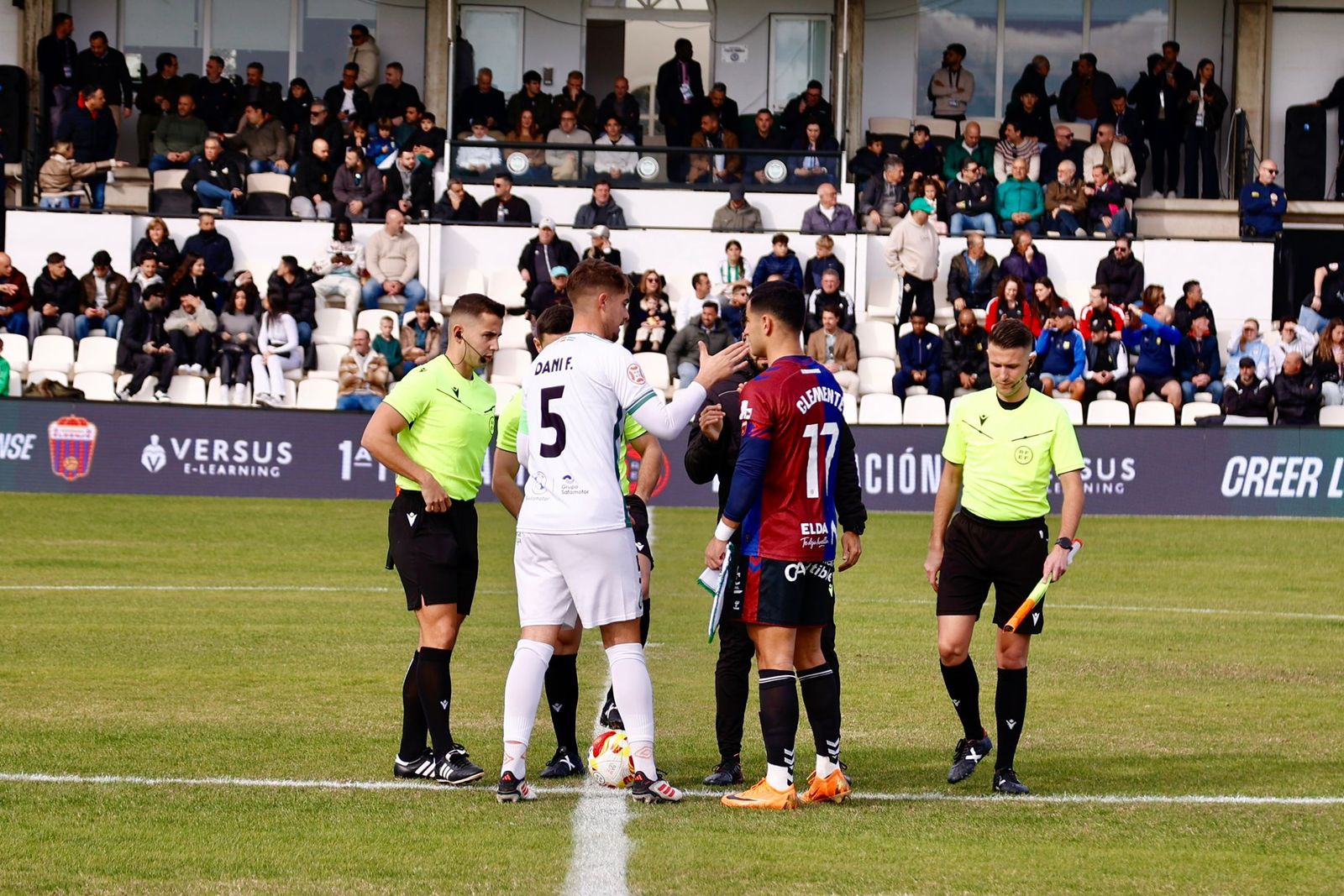 El Juventud de Torremolinos, en inferioridad, rescata un punto ante el Eldense (1-1)