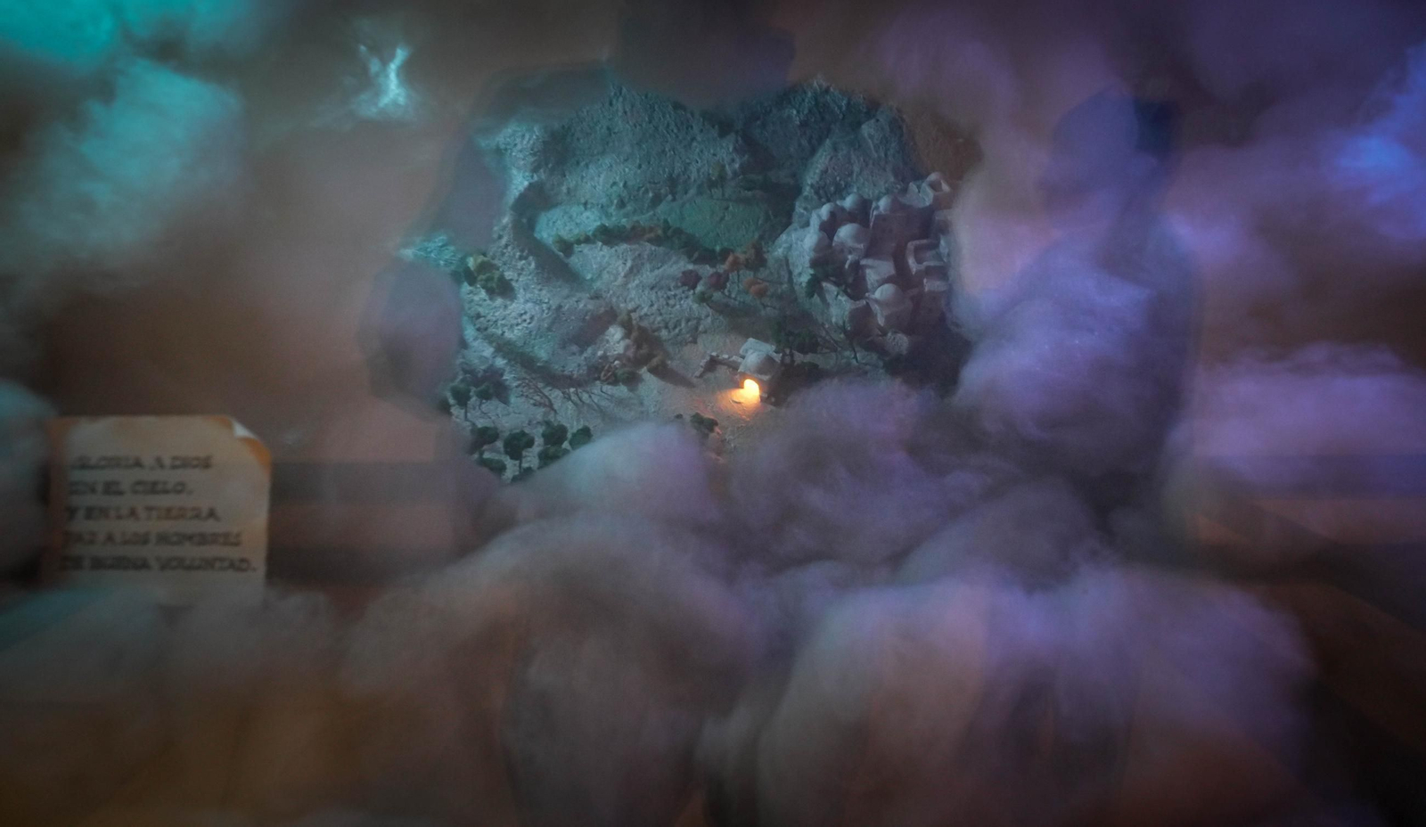 Imágenes de la exposición '50 Navidades montando el Belén' en Jerez