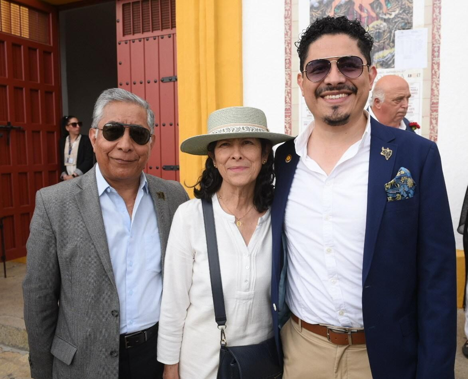 José y Eduardo Reza  con María Cristina Zarate
