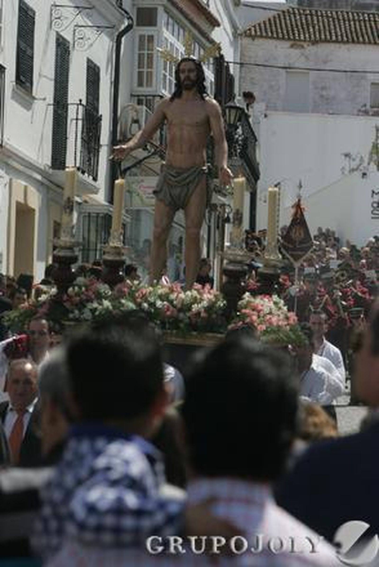 El Resucitado de San Roque sale por primera vez de la iglesia de Santa María la Coronada

Foto: J.M.Q./Erasmo Fenoy