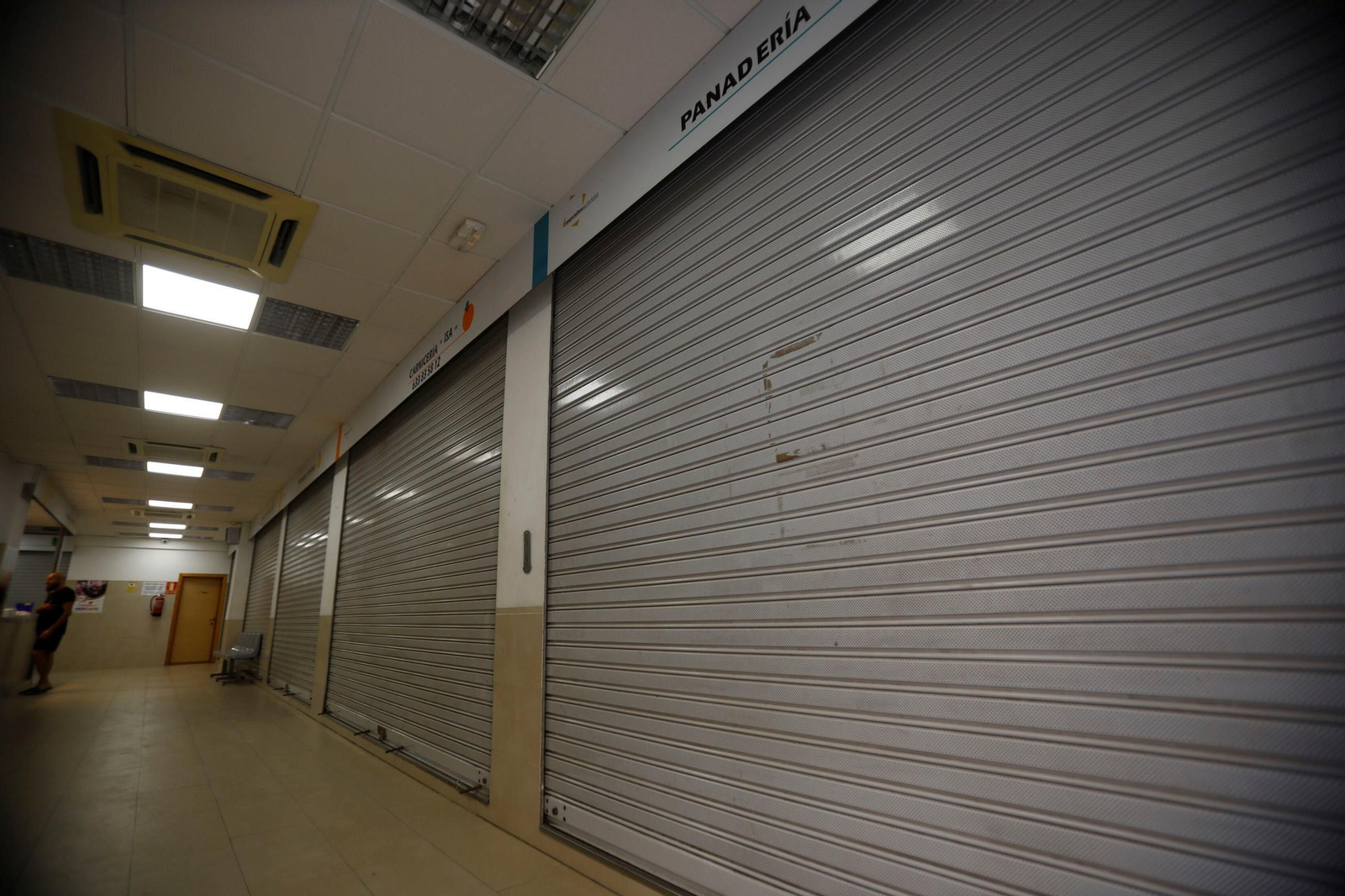 En imágenes, el Mercado Municipal de Huerta de la Reina, donde solo queda un puesto abierto