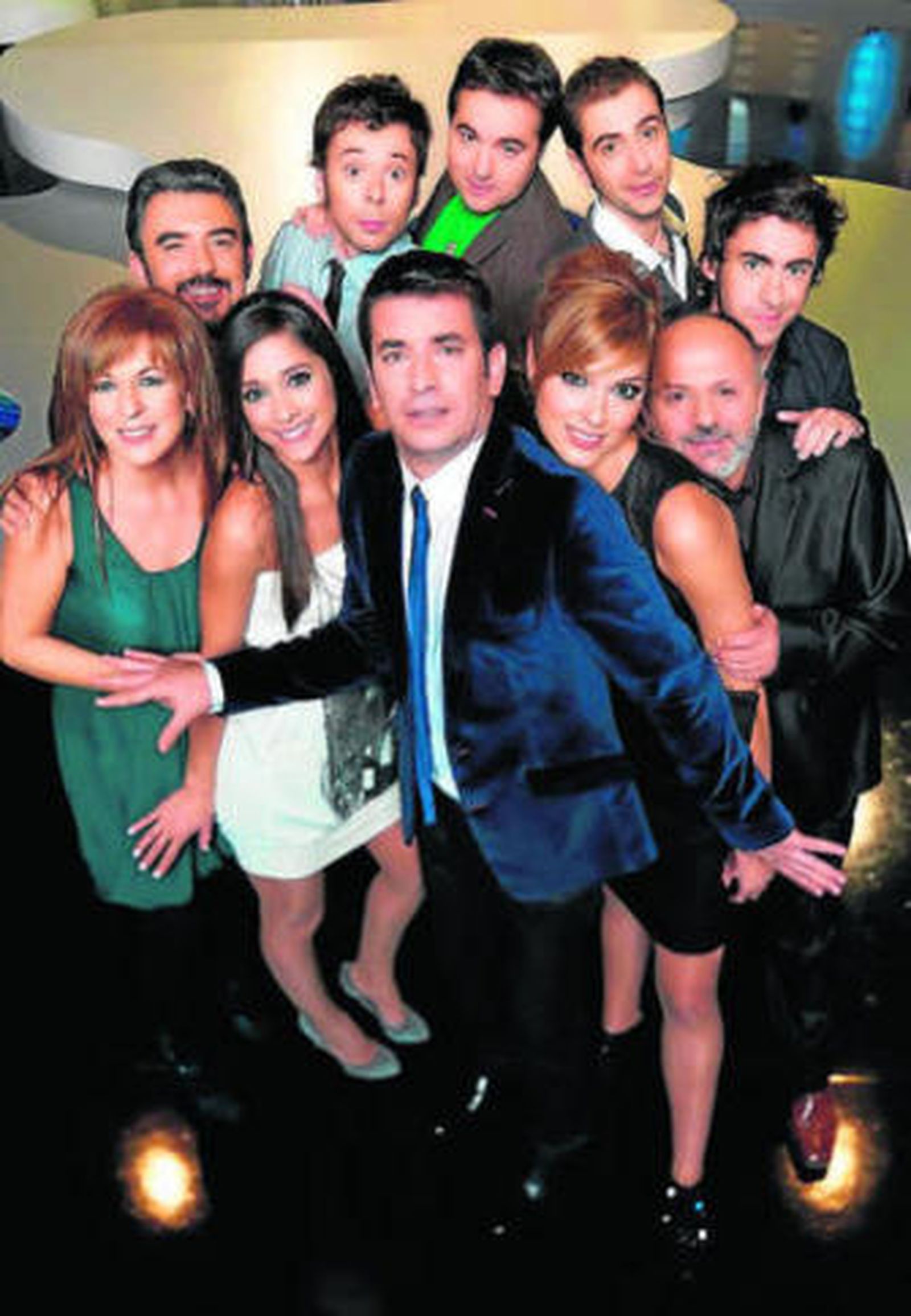 Arturo Valls y todo el elenco de 'Vaya tropa'.