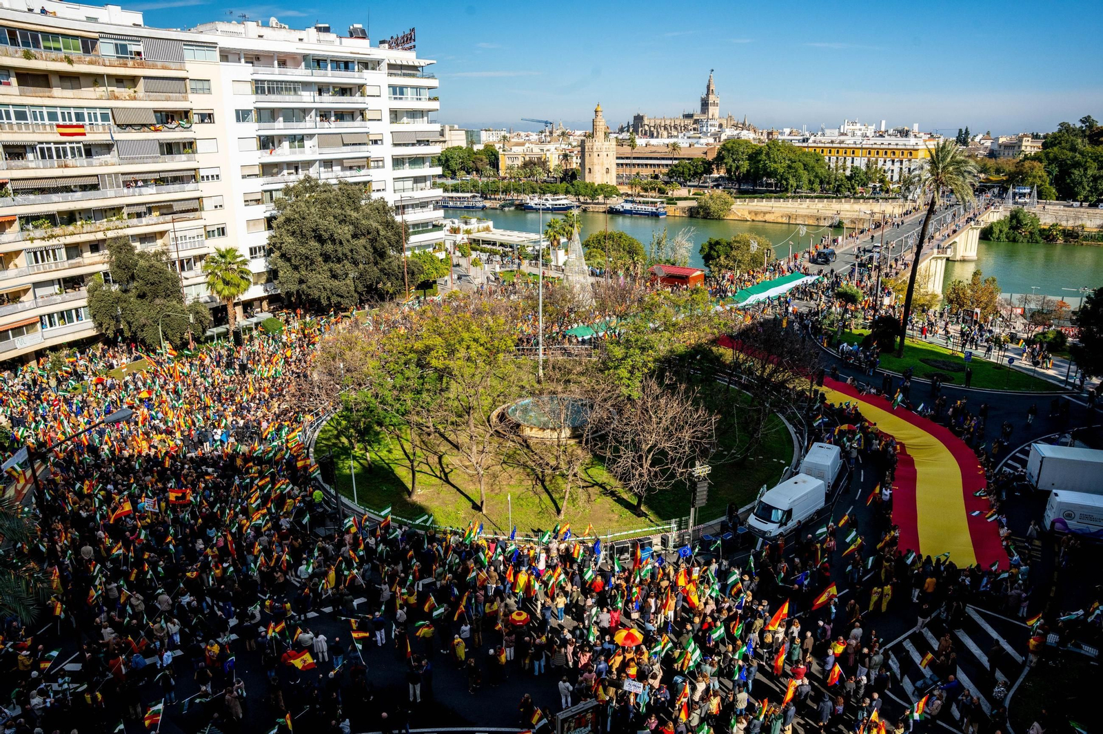 Manifestación convocada en la víspera del 4 D de 2023 por el PP y más de doscientos agentes sociales con el lema Yo defiendo a Andalucía. Manifestación convocada en la víspera del 4 D de 2023 por el PP y más de doscientos agentes sociales con el lema Yo defiendo a Andalucía.